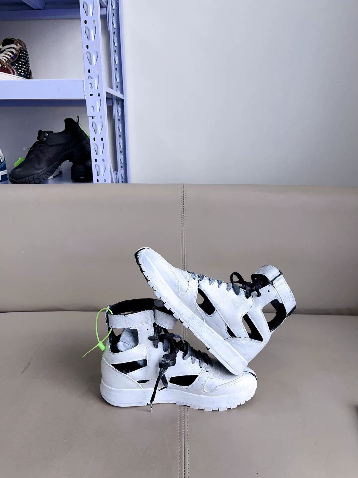 Maison Margiela Maison Margiela x Reebok Distressed High-Top Sneakers Size US 8 / EU 41 - 3 Thumbnail