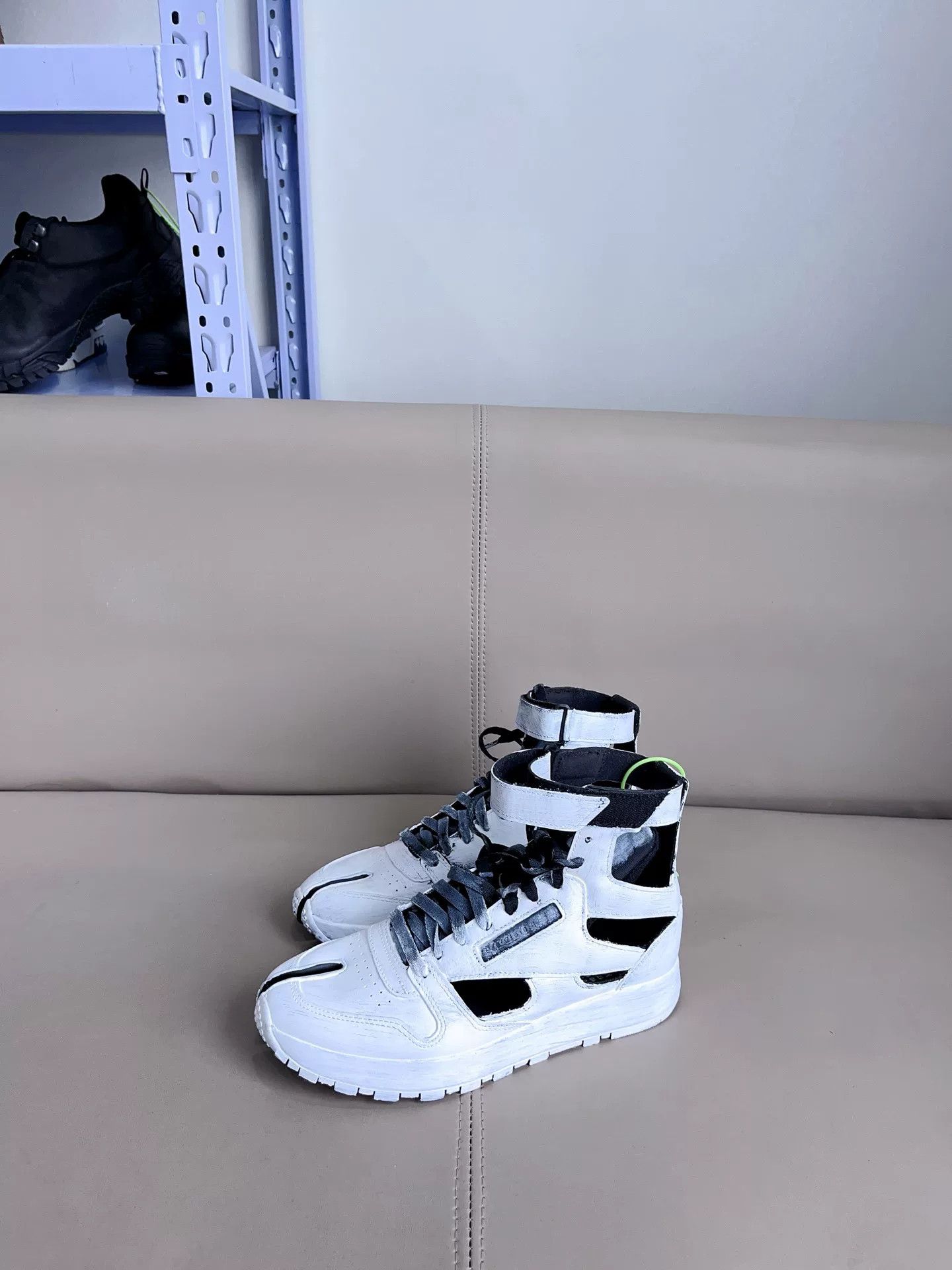 Maison Margiela Maison Margiela x Reebok Distressed High-Top Sneakers Size US 8 / EU 41 - 2 Thumbnail