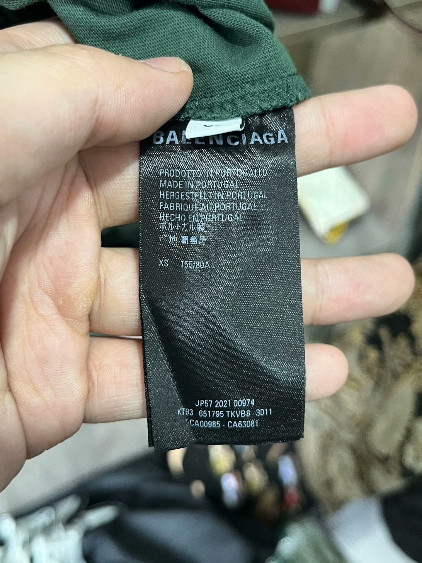 Balenciaga Balenciaga Distressed Green Short-Sleeve Size US XS / EU 42 / 0 - 9 Thumbnail