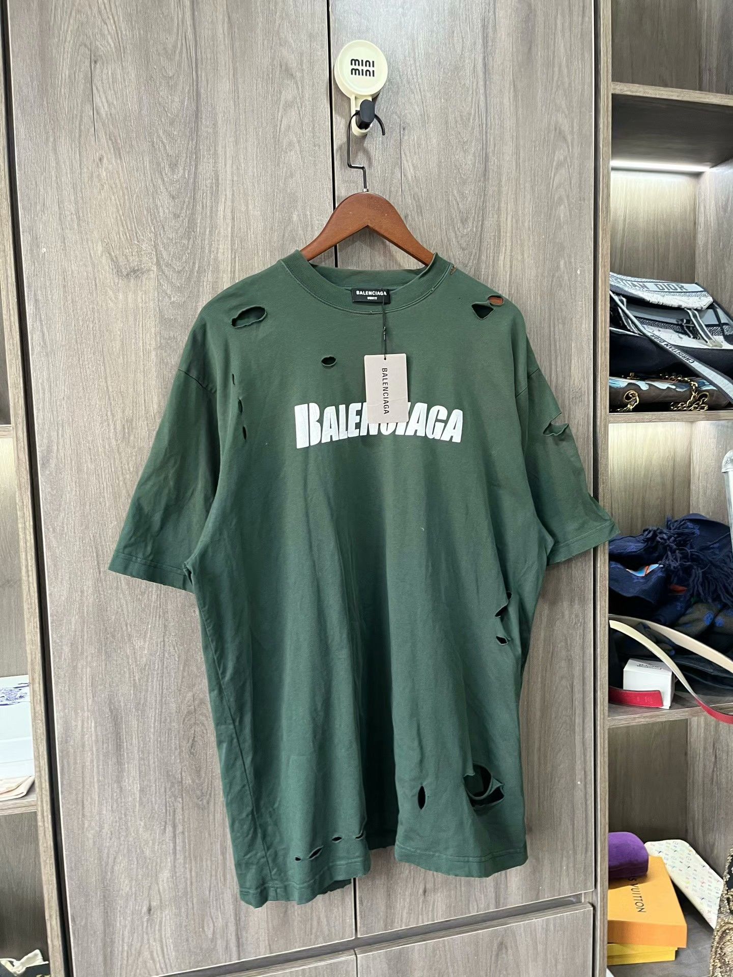 Balenciaga Balenciaga Distressed Green Short-Sleeve Size US XS / EU 42 / 0 - 6 Thumbnail