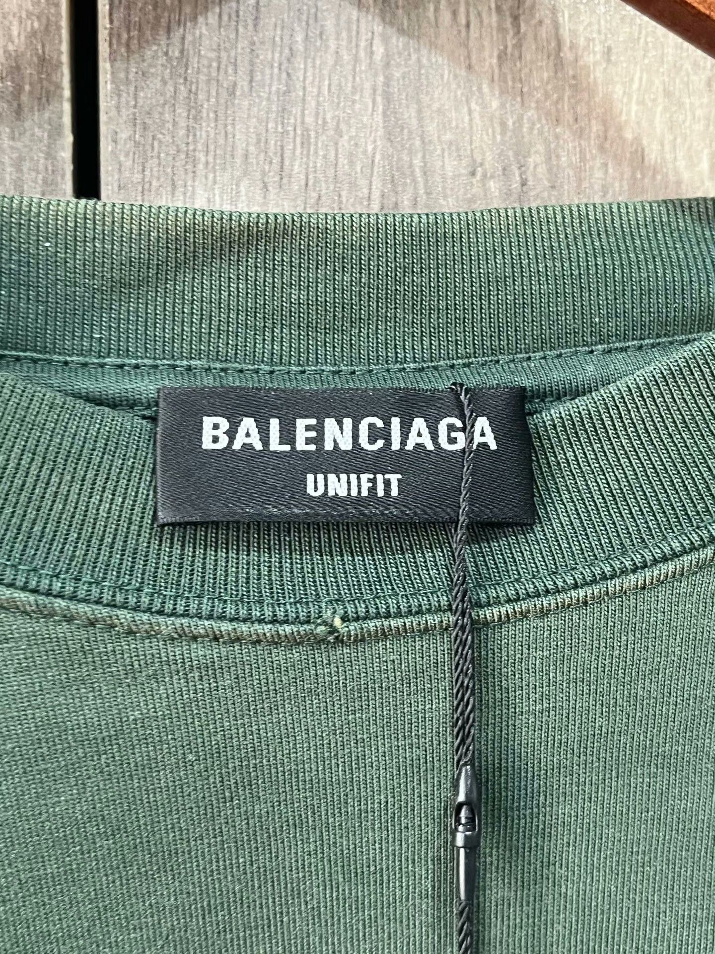 Balenciaga Balenciaga Distressed Green Short-Sleeve Size US XS / EU 42 / 0 - 7 Thumbnail