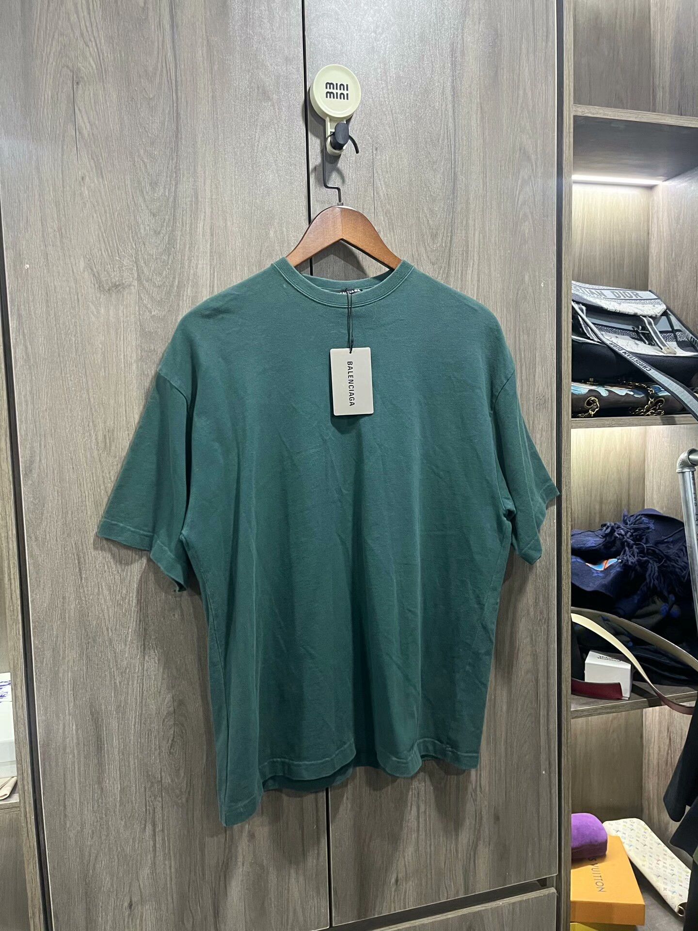 Balenciaga Balenciaga Back Letter Short-Sleeve Top Size US S / EU 44-46 / 1 - 3 Thumbnail