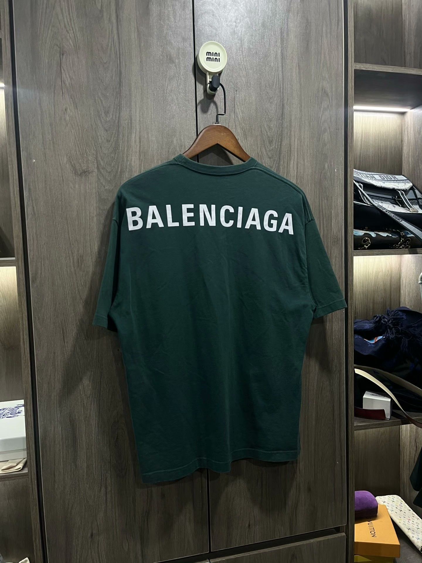 Balenciaga Balenciaga Back Letter Short-Sleeve Top Size US S / EU 44-46 / 1 - 6 Thumbnail