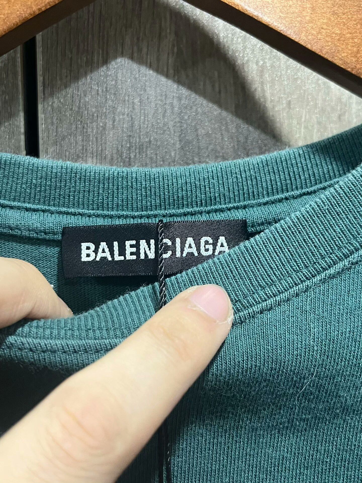 Balenciaga Balenciaga Back Letter Short-Sleeve Top Size US S / EU 44-46 / 1 - 5 Thumbnail