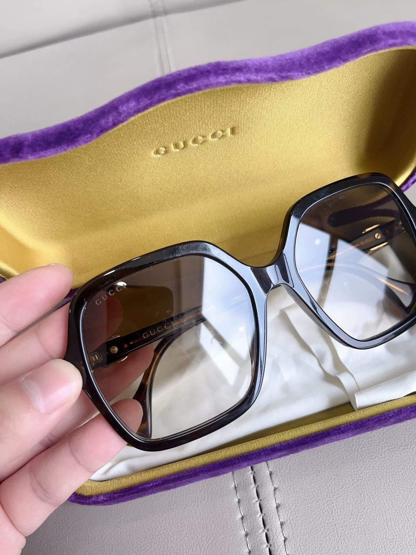 Gucci Gucci Sunglasses Complete Set Size ONE SIZE - 2 Thumbnail