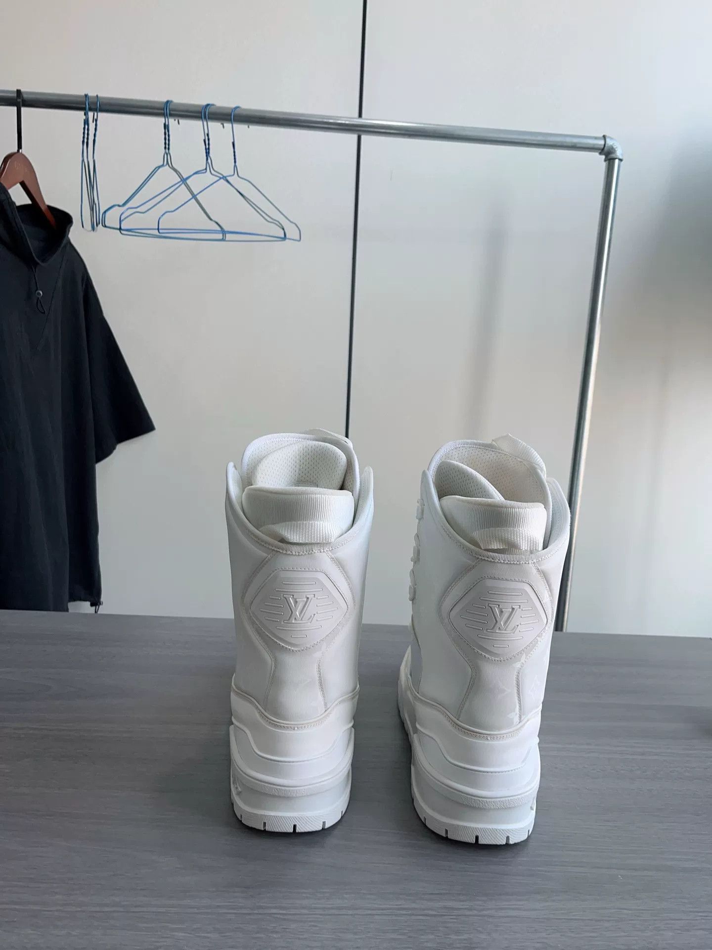 Louis Vuitton Louis Vuitton LV Trainer MAXI Snow Boots Size US 8 / EU 41 - 2 Thumbnail