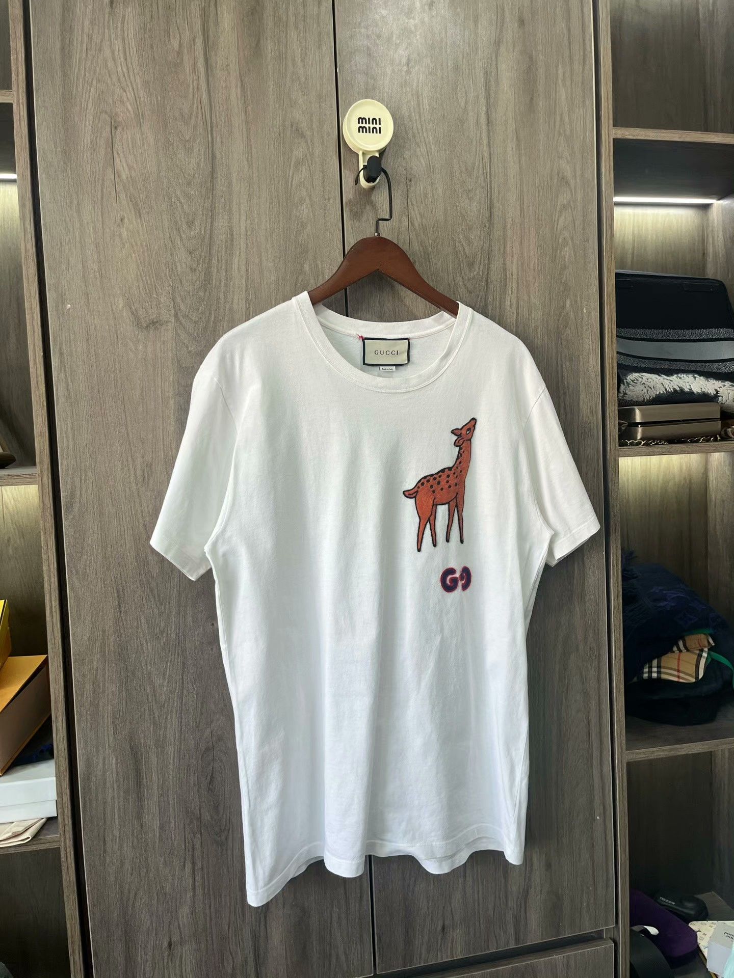 Gucci Gucci White Deer Short-Sleeve T-Shirt Size US S / EU 44-46 / 1 - 4 Thumbnail