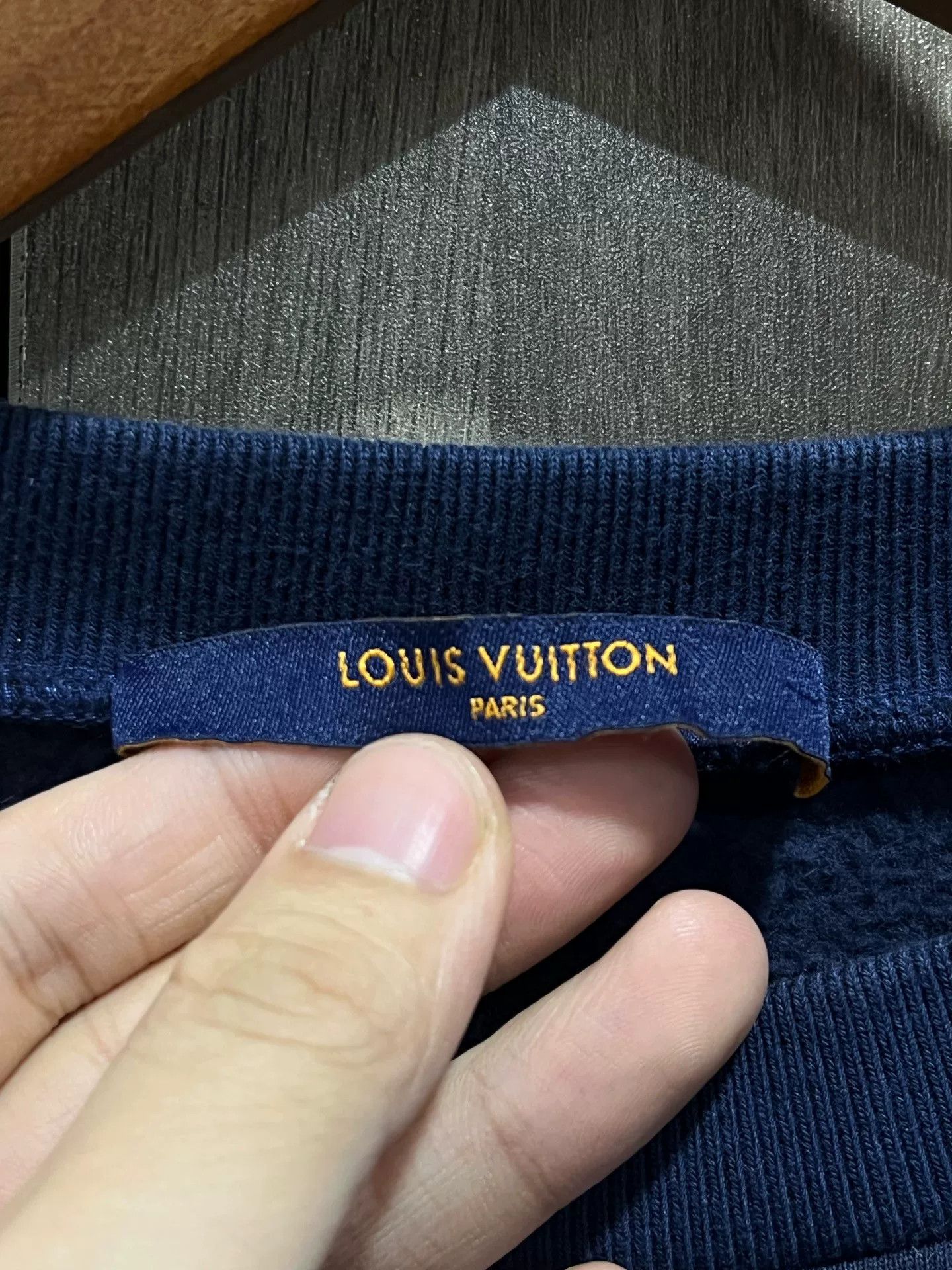 Louis Vuitton Louis Vuitton LV Embroidered Sweatshirt M Size US M / EU 48-50 / 2 - 9 Thumbnail