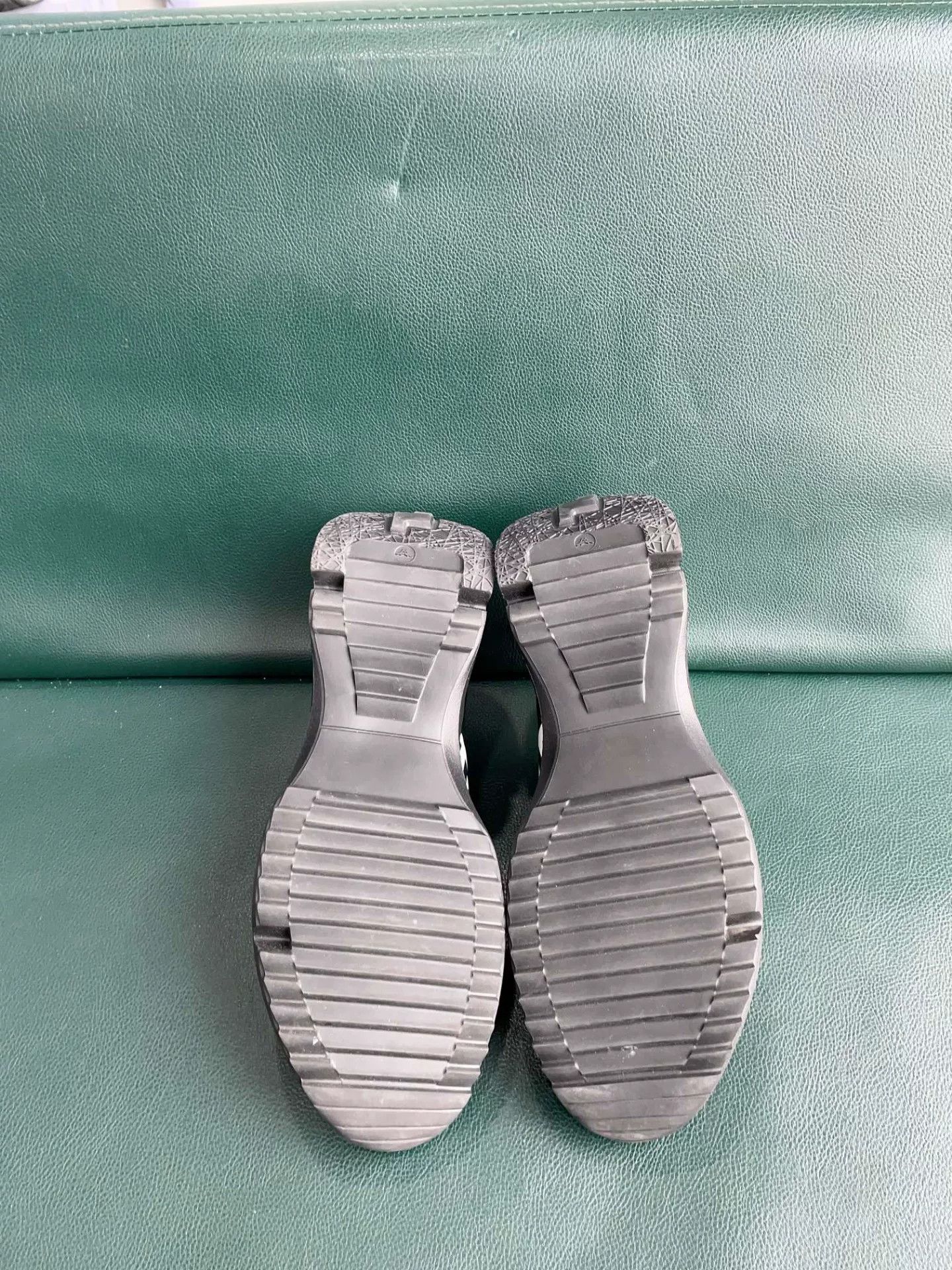 Versace Versace Dad Shoes Size US 7 / EU 40 - 6 Thumbnail