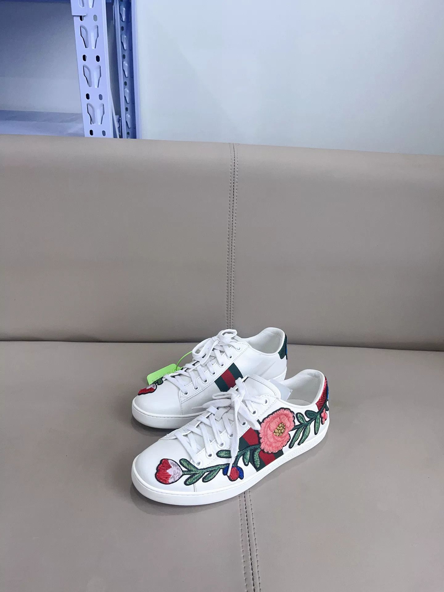 Gucci Gucci Coral Snake White Sneakers Size US 8 / IT 38 - 2 Thumbnail
