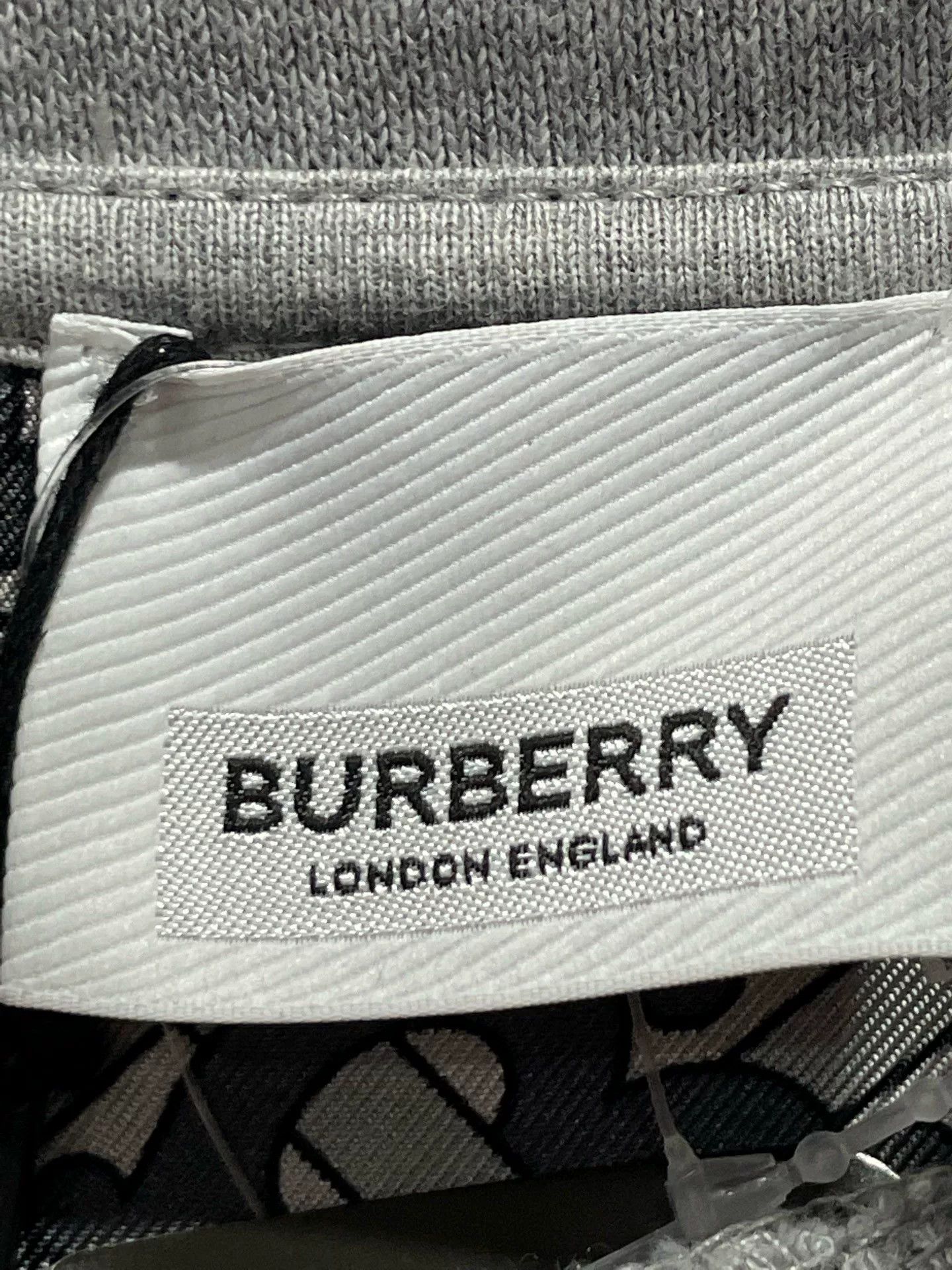 Burberry Burberry Printed Hoodie S New With Tags Size US S / EU 44-46 / 1 - 6 Thumbnail