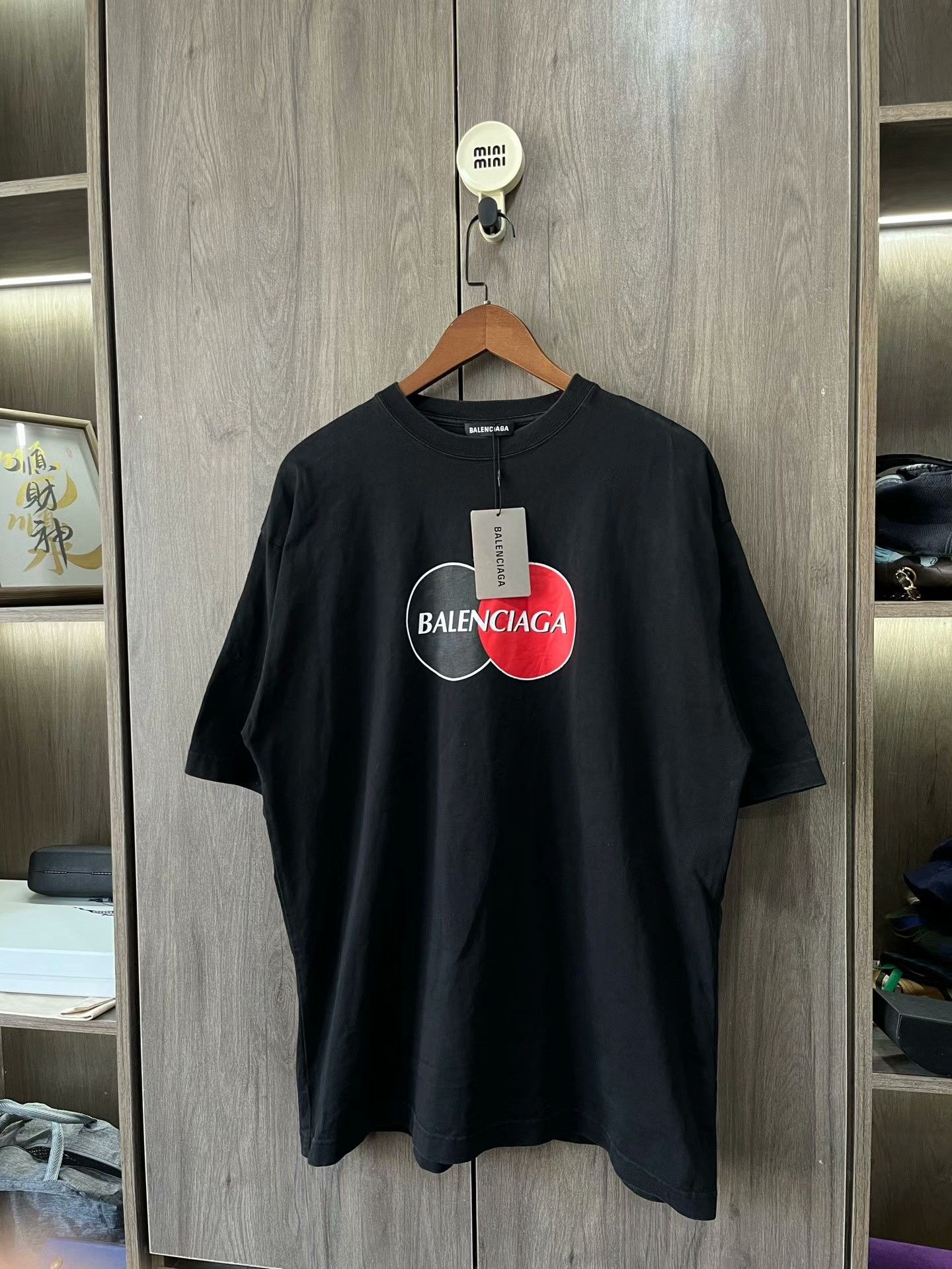 Balenciaga Balenciaga Mastercard Short Sleeve T-shirt Size US M / EU 48-50 / 2 - 8 Thumbnail