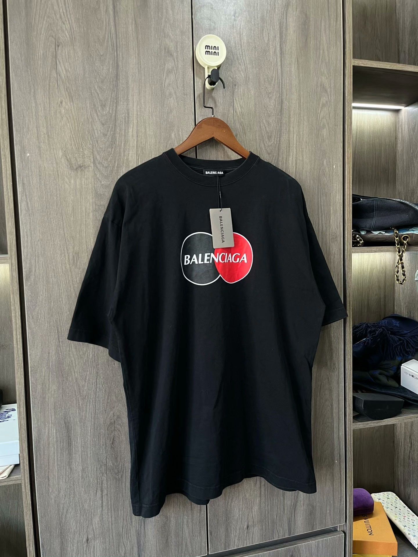 Balenciaga Balenciaga Mastercard Short Sleeve T-shirt Size US M / EU 48-50 / 2 - 9 Thumbnail