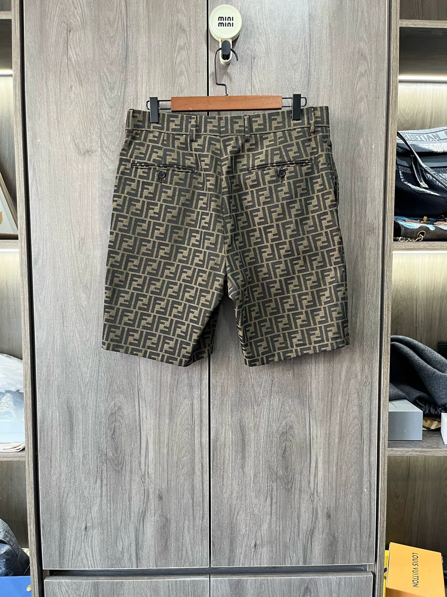 Fendi Fendi All-Over Print Shorts Size 48 Size US 32 / EU 48 - 2 Thumbnail