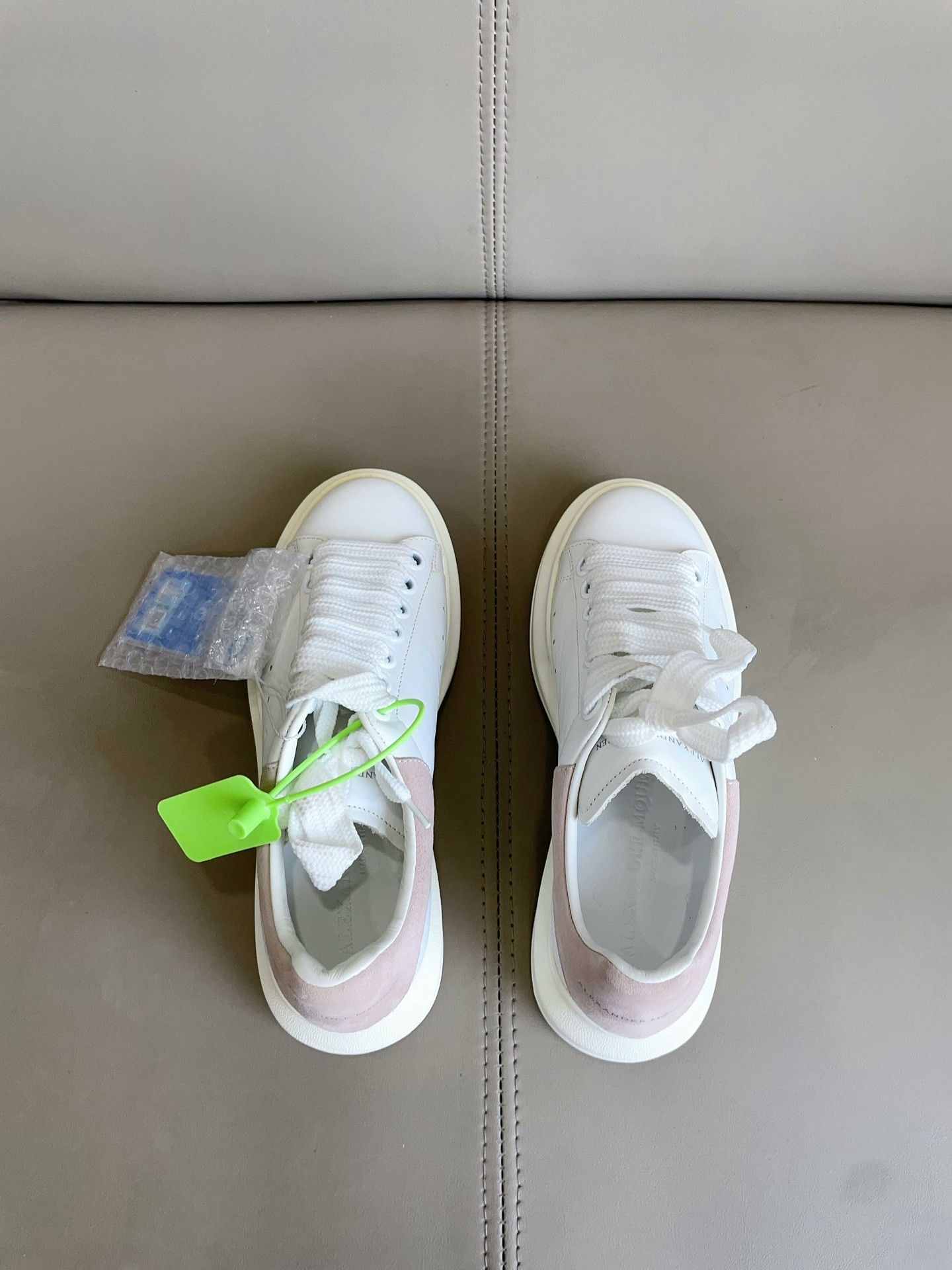 Alexander McQueen Alexander McQueen Pink Tail Shoes Size US 4 / IT 34 - 3 Thumbnail