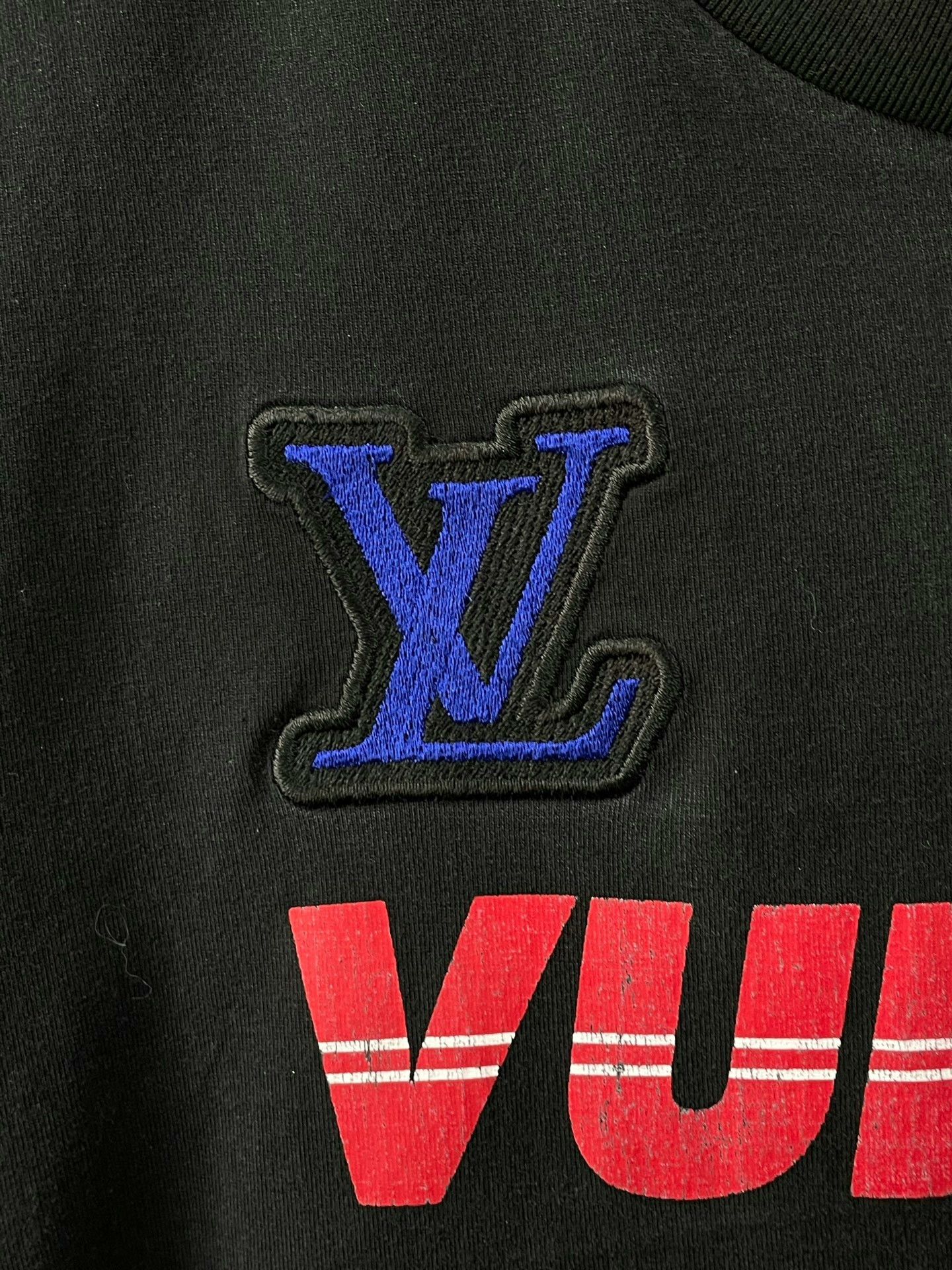 Louis Vuitton Louis Vuitton NBA Collaboration T-shirt Size US L / EU 52-54 / 3 - 4 Thumbnail