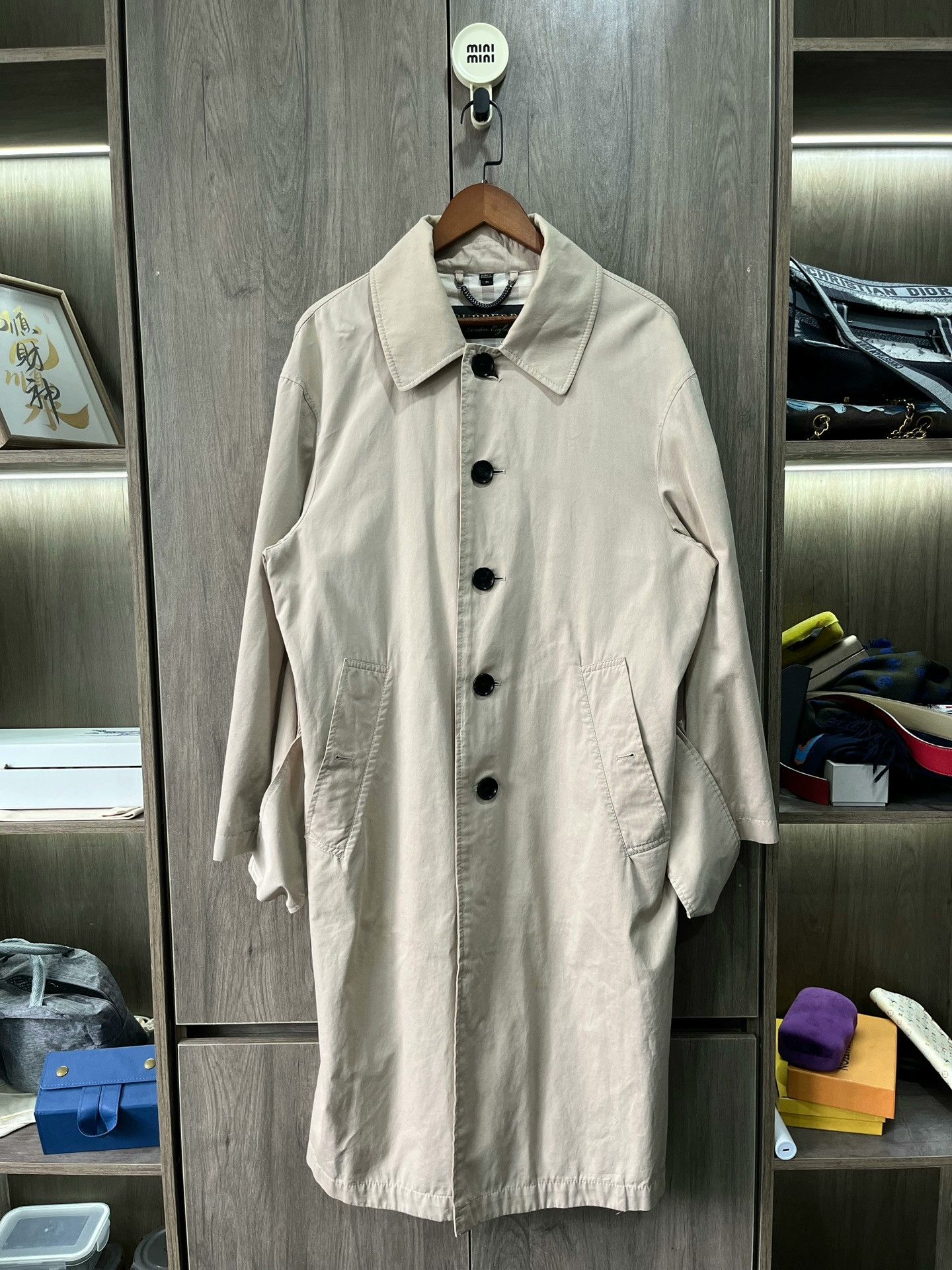 Burberry Classic Single-Breasted Trench Coat