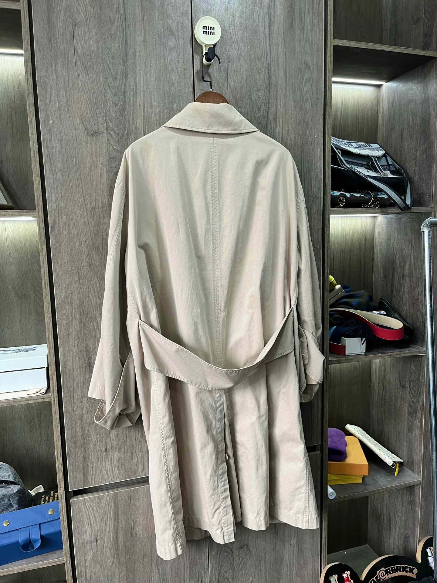 Burberry Classic Single-Breasted Trench Coat