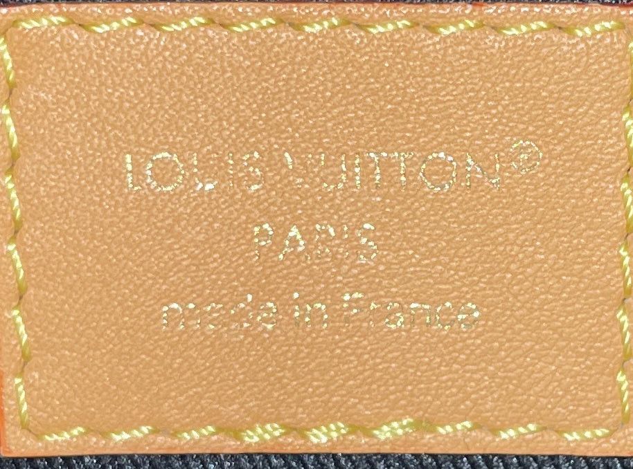 Louis Vuitton Music Player Wearable Wallet Size ONE SIZE - 7 Thumbnail