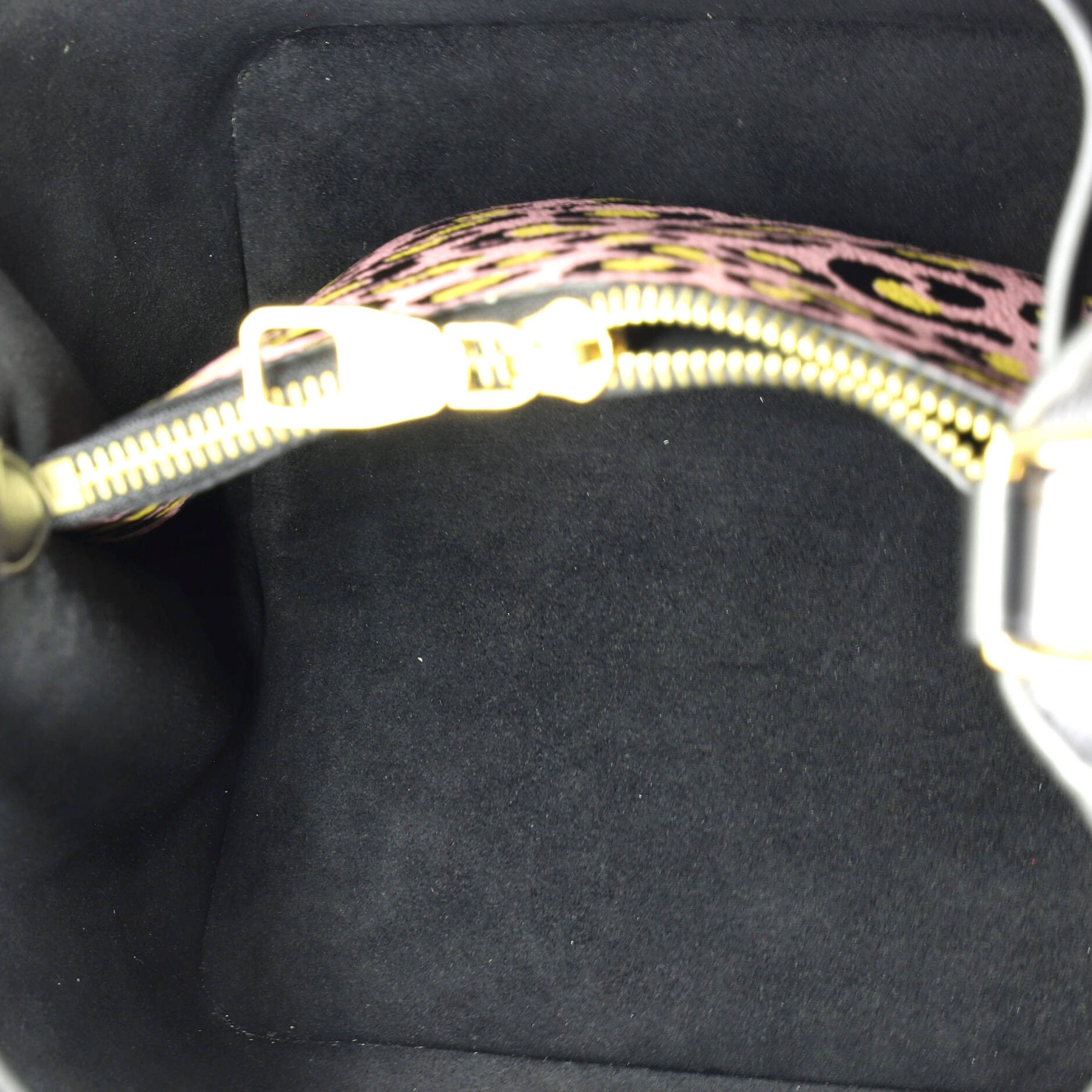 Louis Vuitton NeoNoe Handbag Size ONE SIZE - 5 Thumbnail