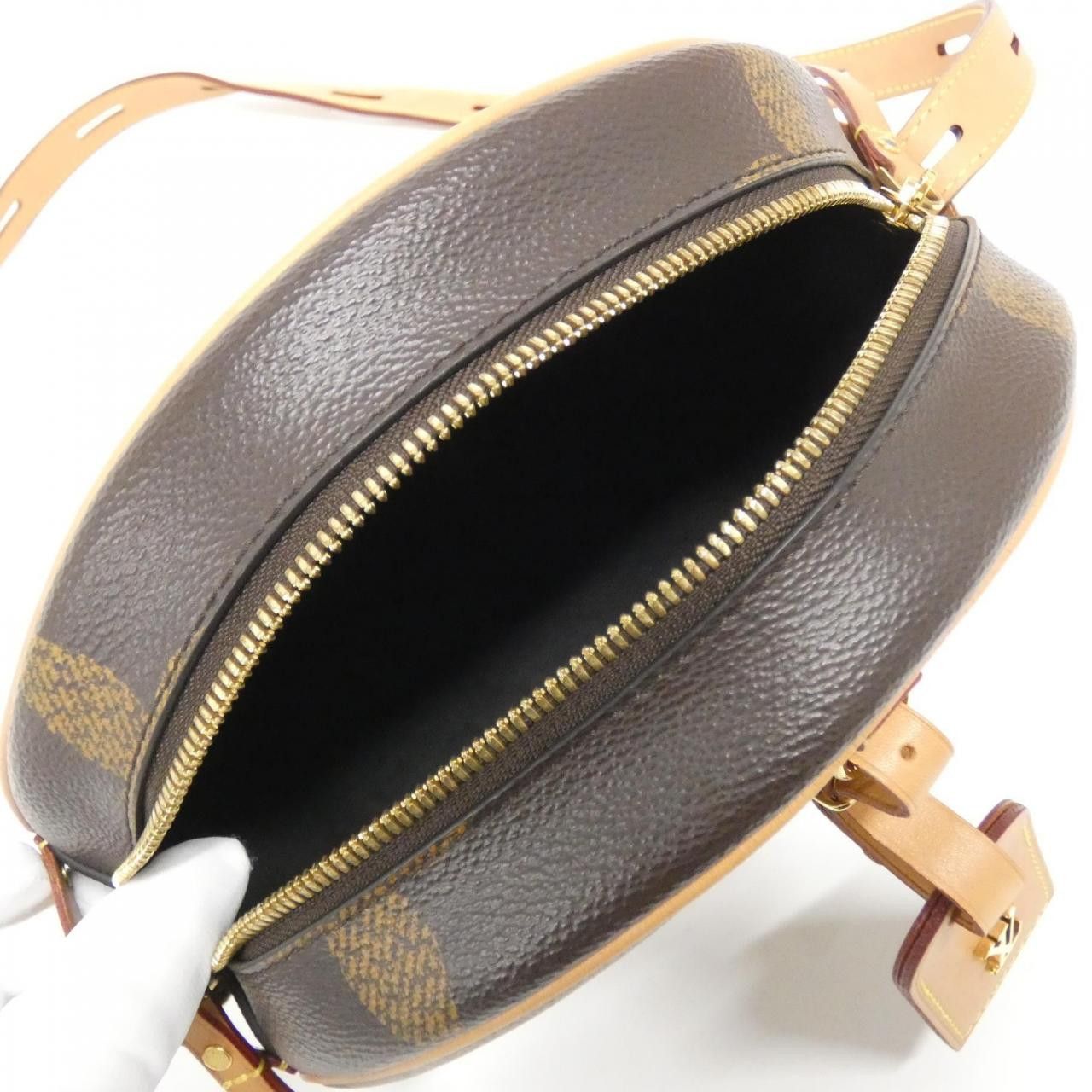 Louis Vuitton Louis Vuitton Louis Vuitton Boite Chapeau Souple Monogram Shoulder Bag Textile Shoulder Bag M44604 DUTY FREE for USA Size ONE SIZE - 9 Thumbnail