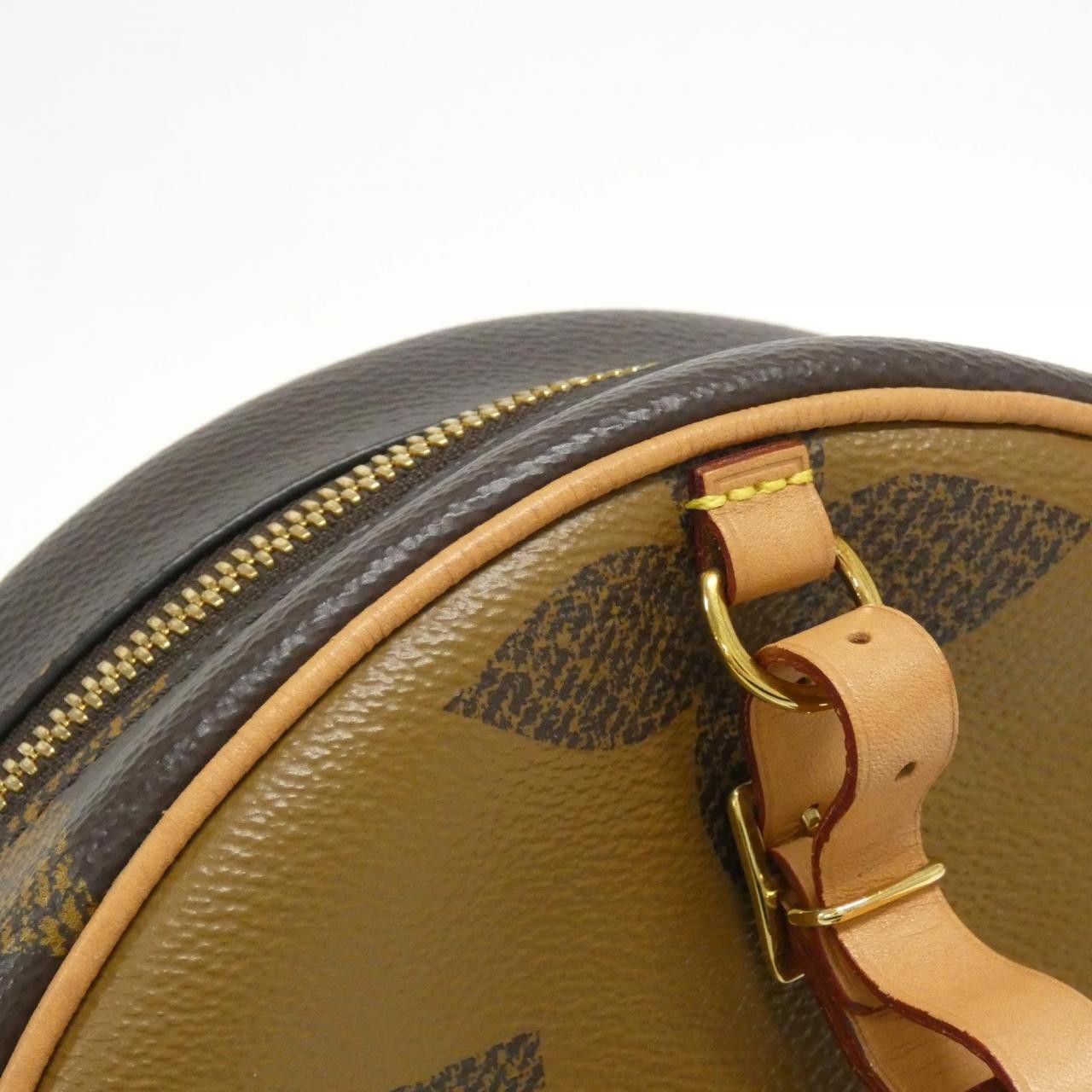 Louis Vuitton Louis Vuitton Louis Vuitton Boite Chapeau Souple Monogram Shoulder Bag Textile Shoulder Bag M44604 DUTY FREE for USA Size ONE SIZE - 4 Thumbnail