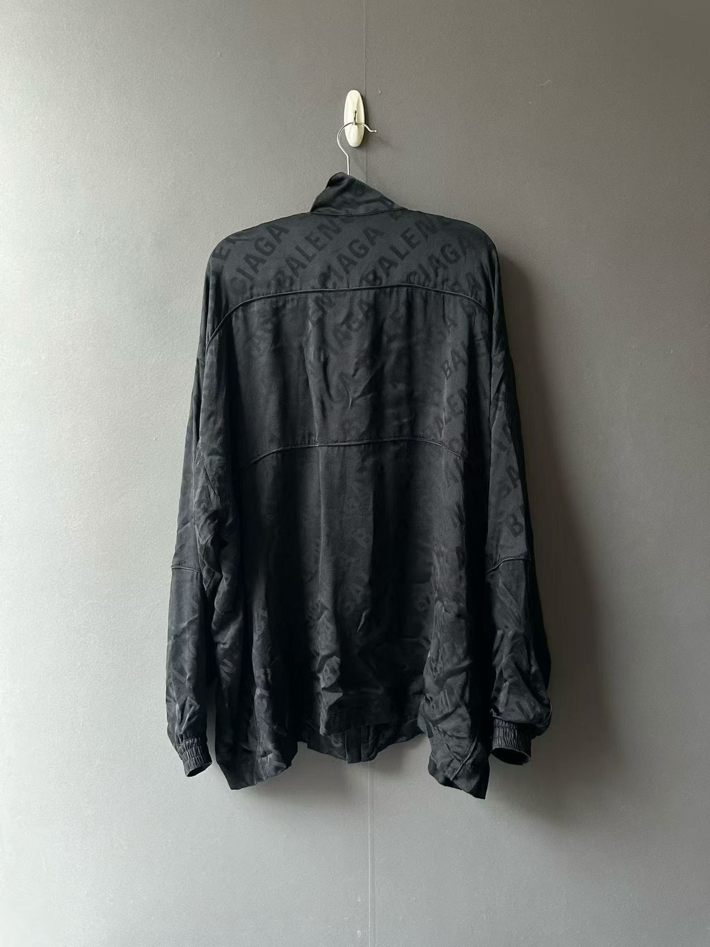 Balenciaga Balenciaga Dark Pattern Silk Jacket Size US M / EU 48-50 / 2 - 2 Thumbnail
