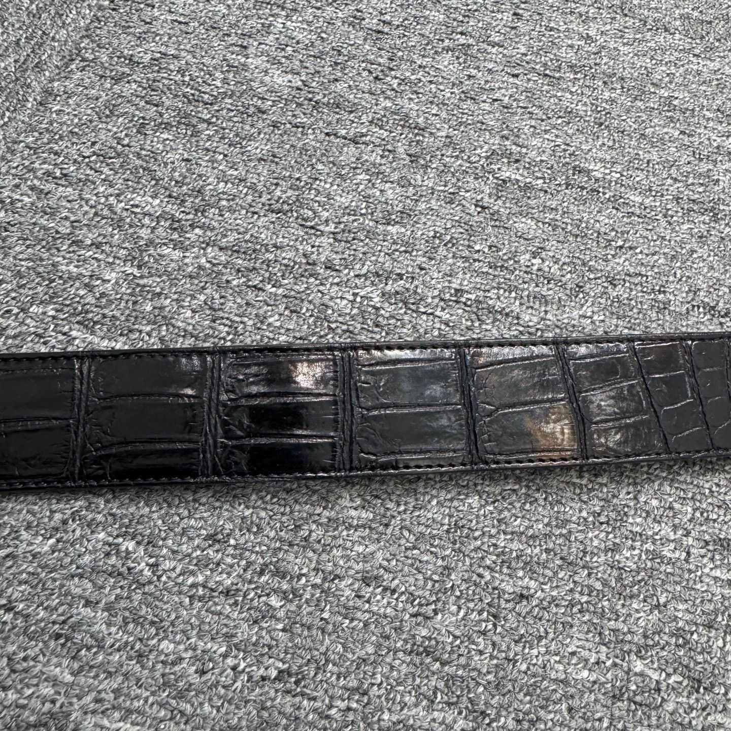 Fendi Black Crocodile-Embossed Belt with Gold Buckle Size ONE SIZE - 6 Thumbnail