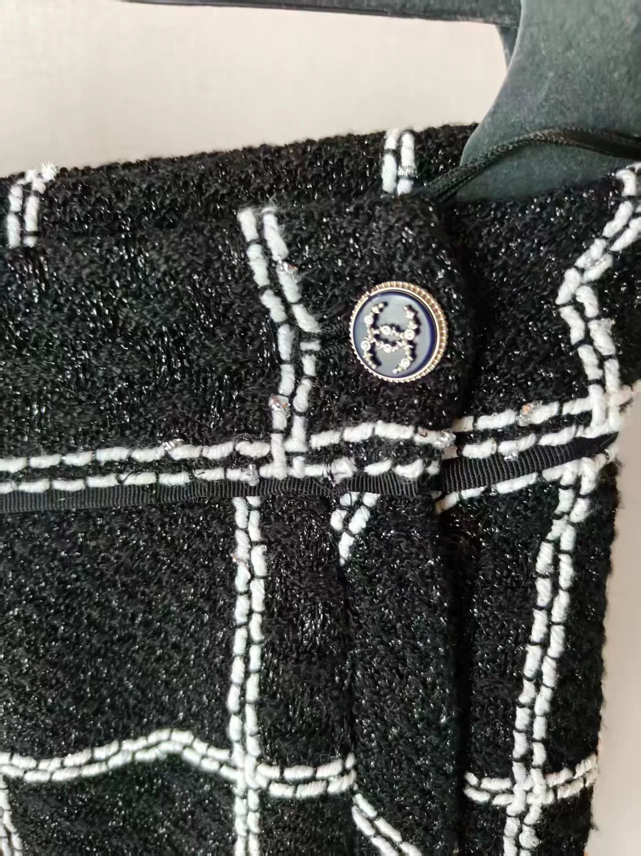 Chanel Chanel Checkered Cropped Pants Size 32" / US 10 / IT 46 - 2 Thumbnail