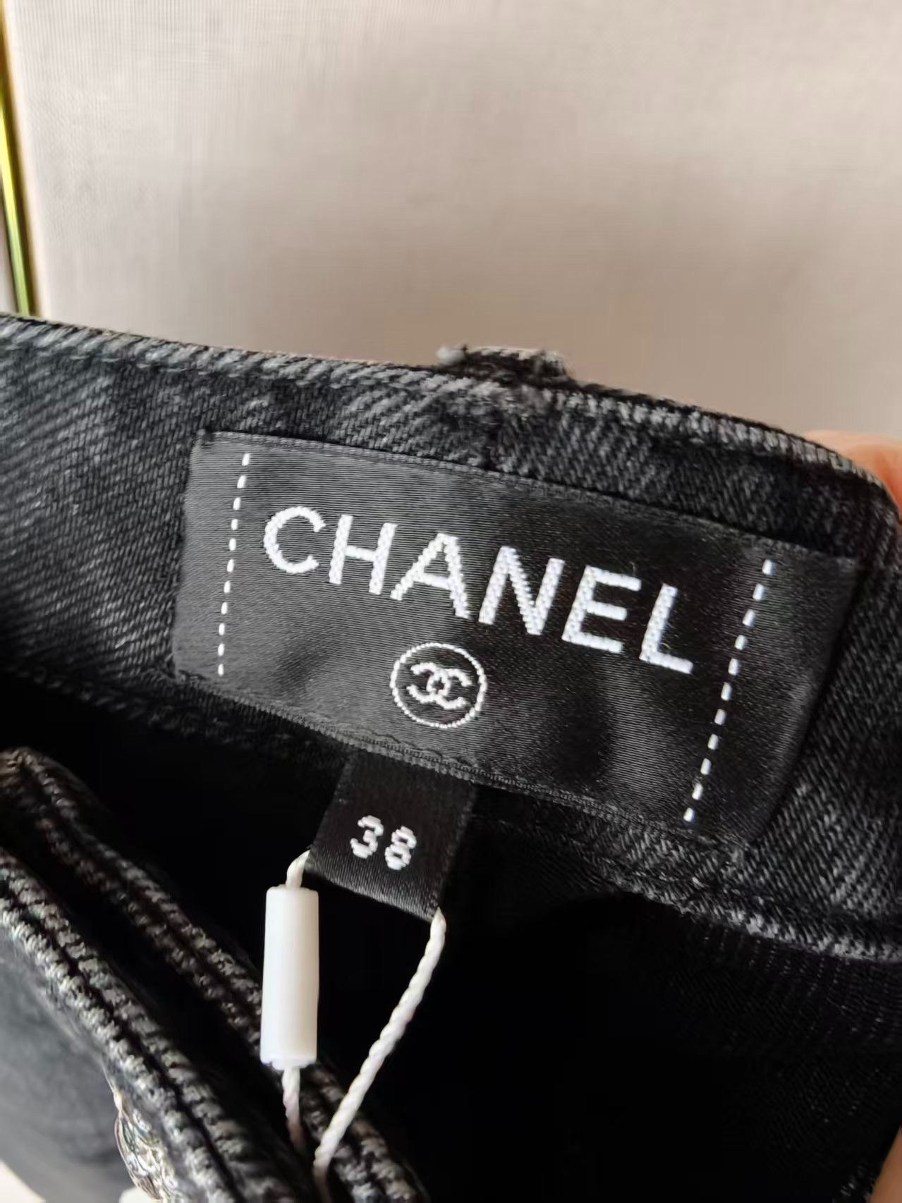 Chanel Chanel 24 Shorts Size 24" / US 00 / IT 34 - 2 Thumbnail