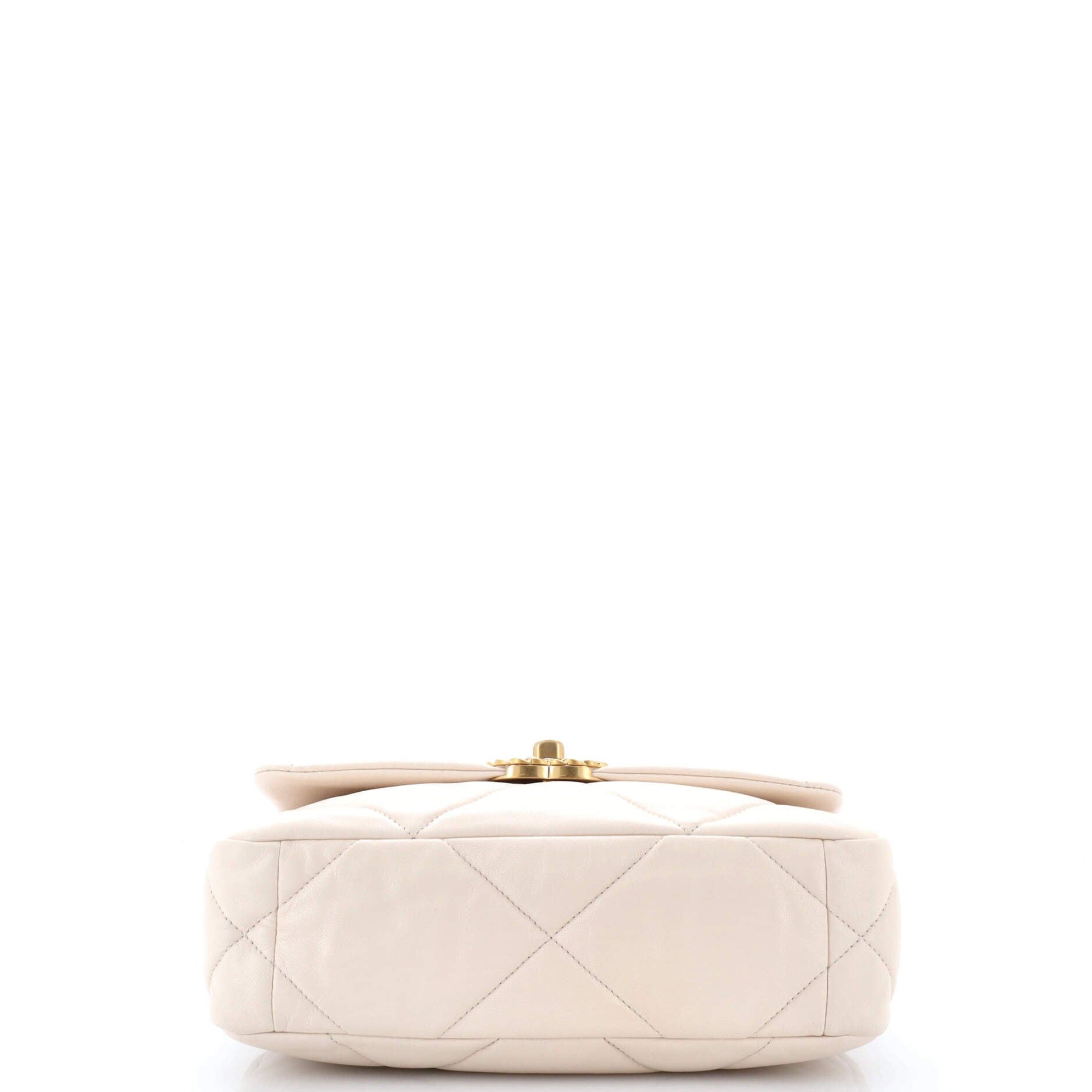 Chanel 19 Flap Bag Size ONE SIZE - 4 Thumbnail