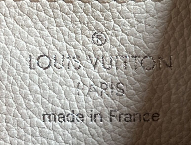 Louis Vuitton Carmel Hobo Size ONE SIZE - 9 Thumbnail