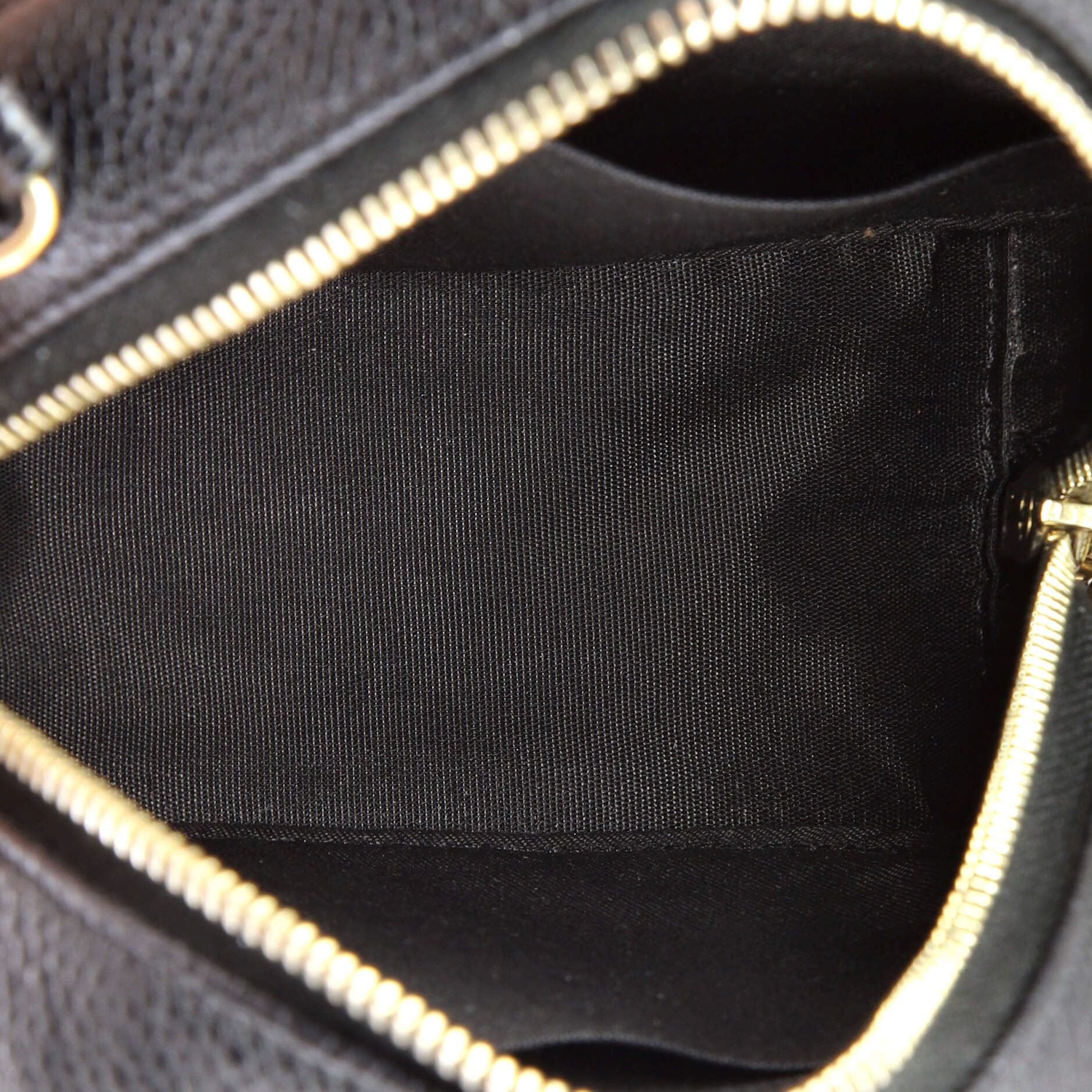 Chanel Filigree Round Clutch with Chain Size ONE SIZE - 6 Thumbnail