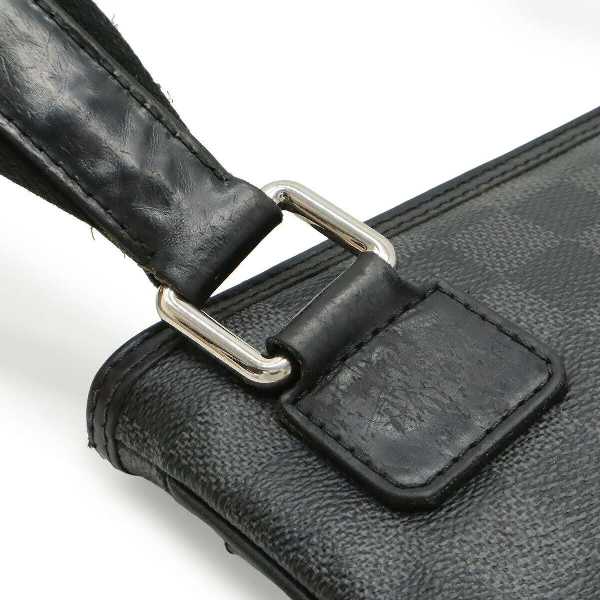 Louis Vuitton Louis Vuitton Louis Vuitton Thomas Damier Graphite Shoulder Bag Textile Crossbody Bag N58028 DUTY FREE for USA Size ONE SIZE - 8 Thumbnail