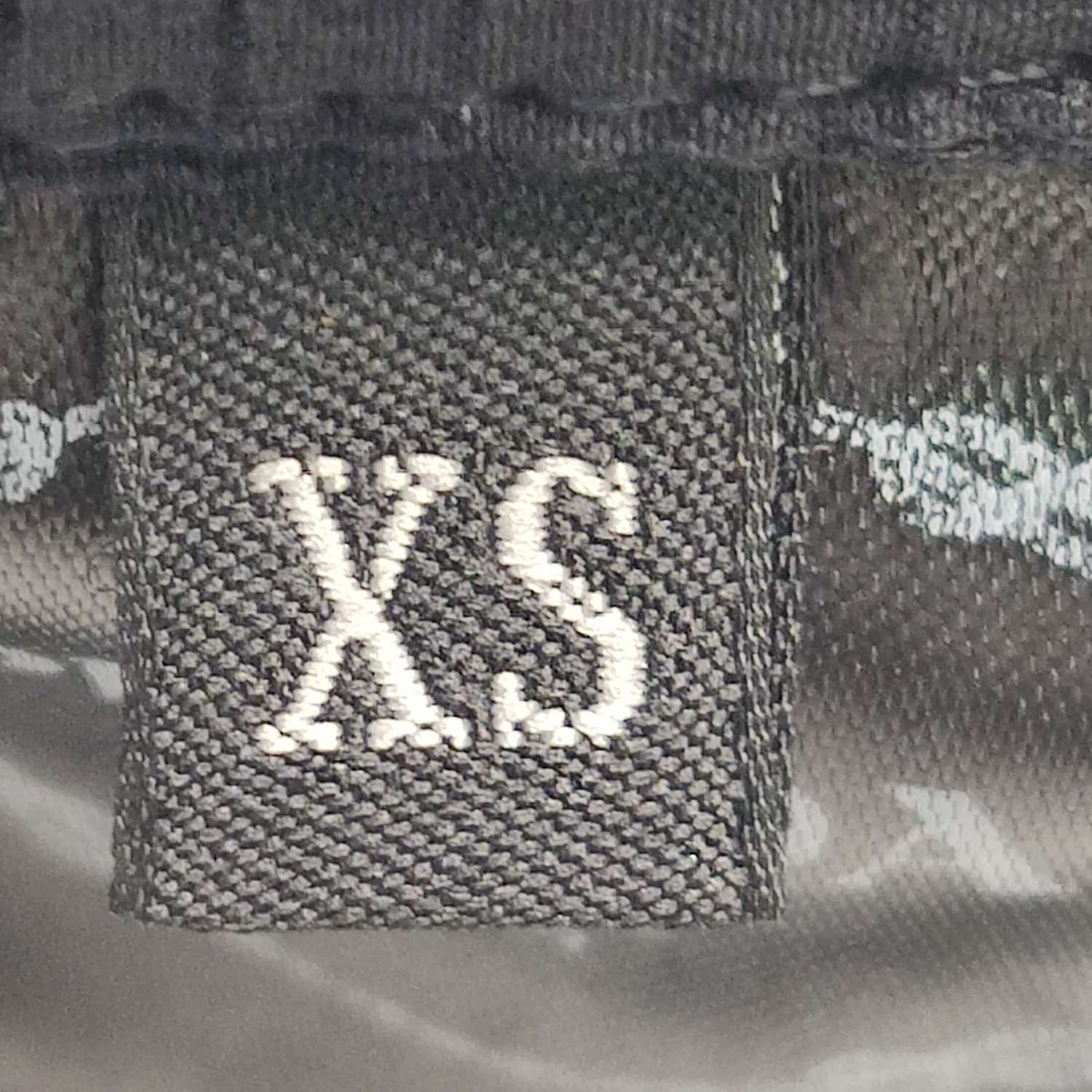 Prada Prada XS Solid Letter Logo Shorts Size US 26 / EU 42 - 13 Thumbnail