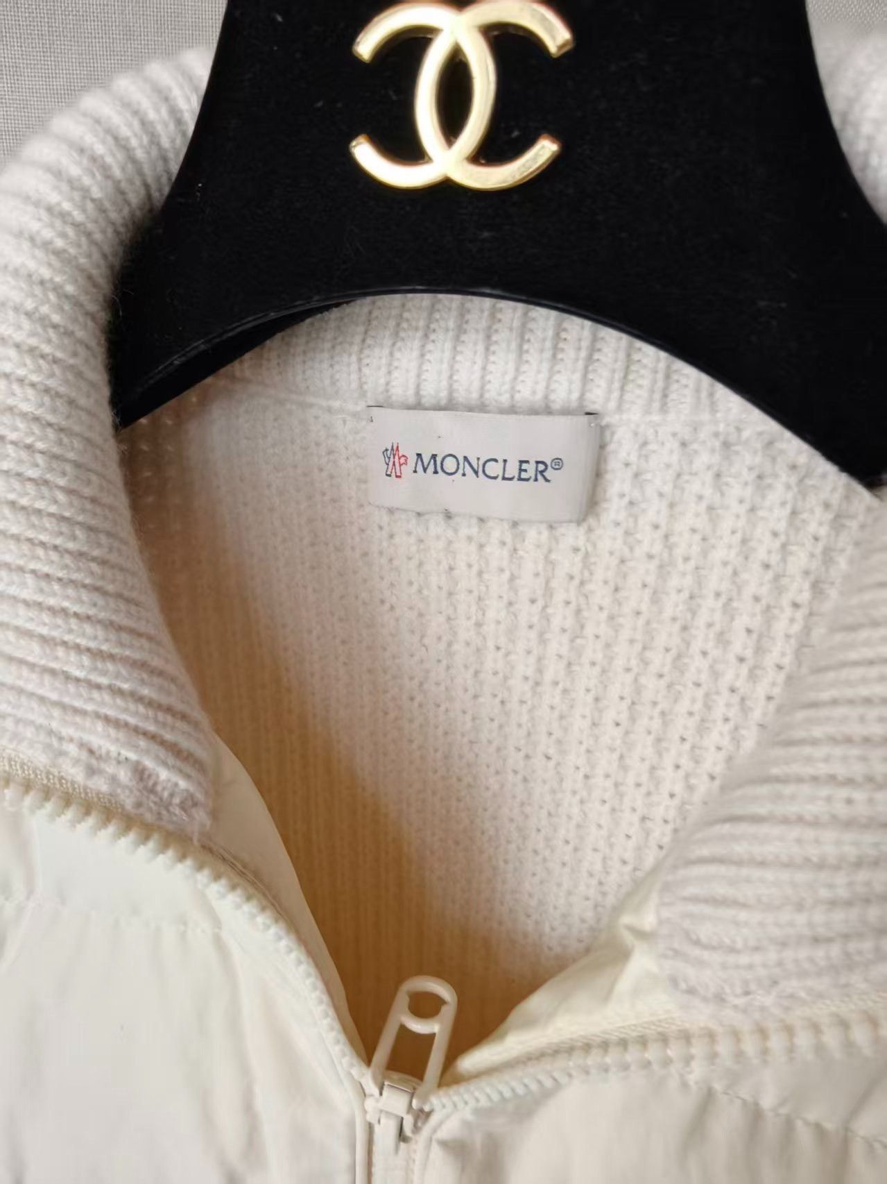 Moncler Moncler Authentic Women's Coat Size M / US 6-8 / IT 42-44 - 3 Thumbnail