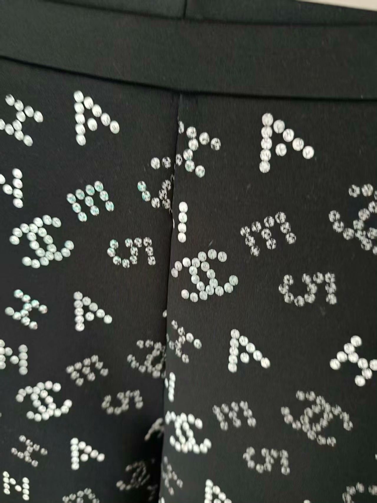 Chanel Chanel Women's Pants Size 30" / US 8 / IT 44 - 2 Thumbnail