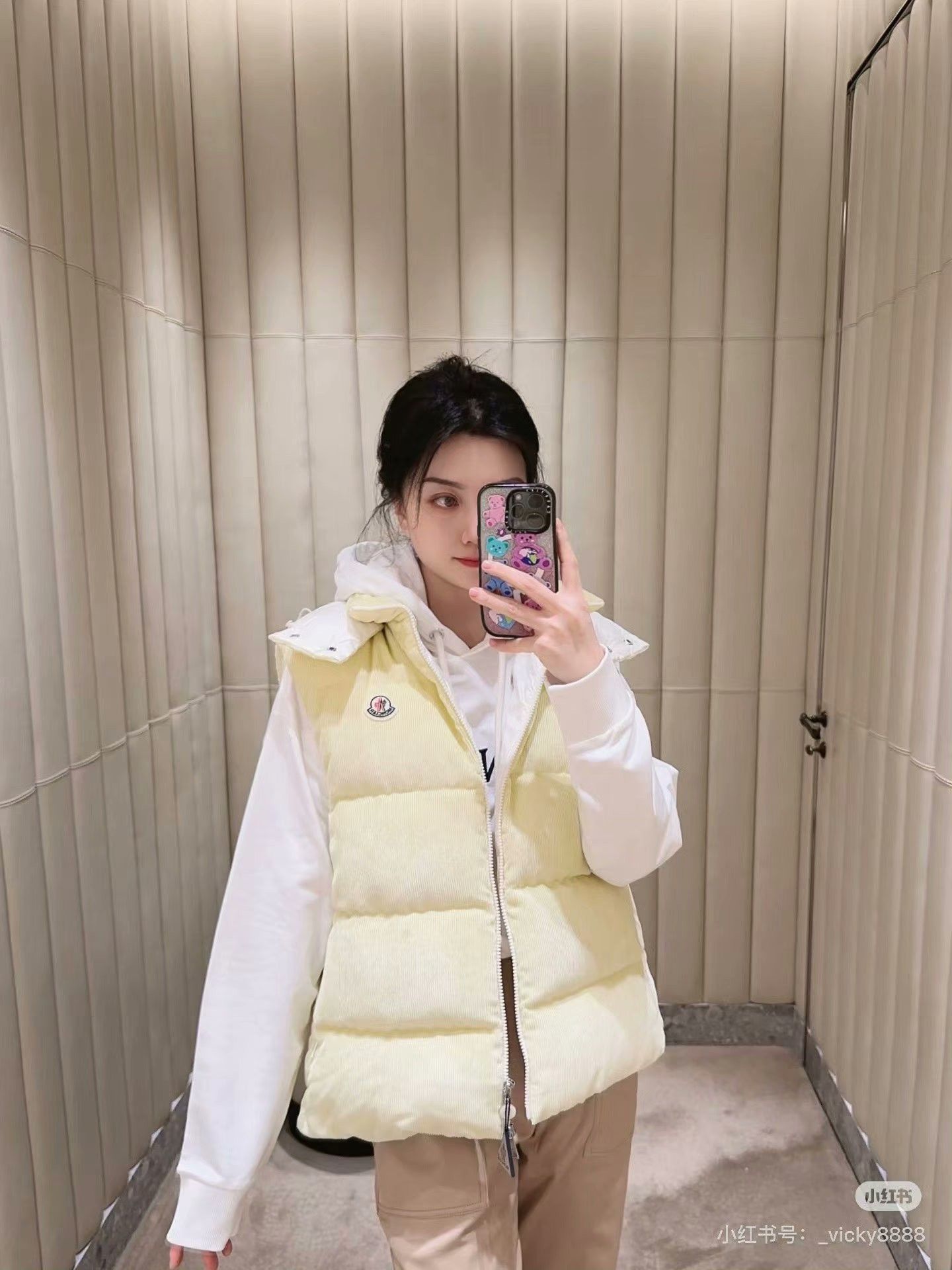 Moncler Moncler Women's Vest Size M / US 6-8 / IT 42-44 - 3 Thumbnail