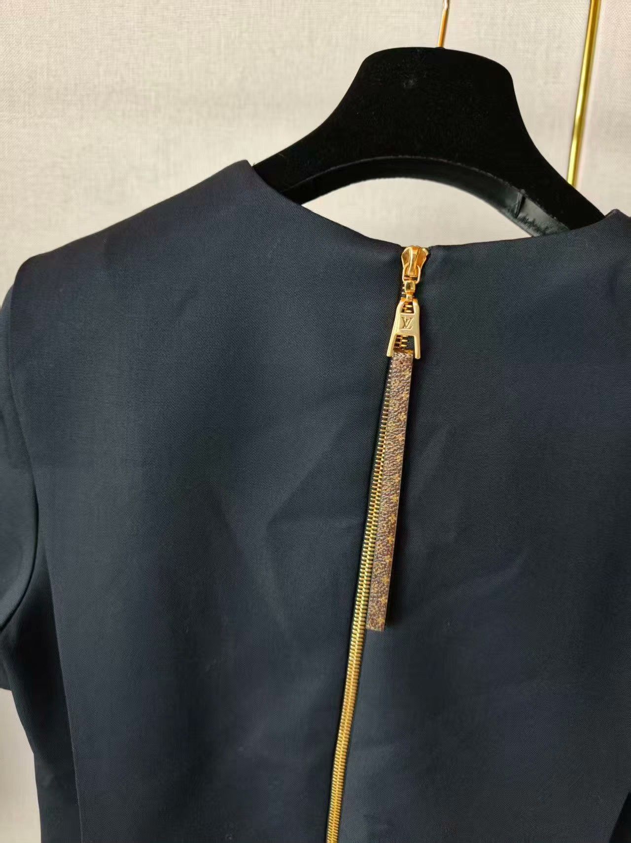 Louis Vuitton Louis Vuitton Staff Dress Size M / US 6-8 / IT 42-44 - 3 Thumbnail