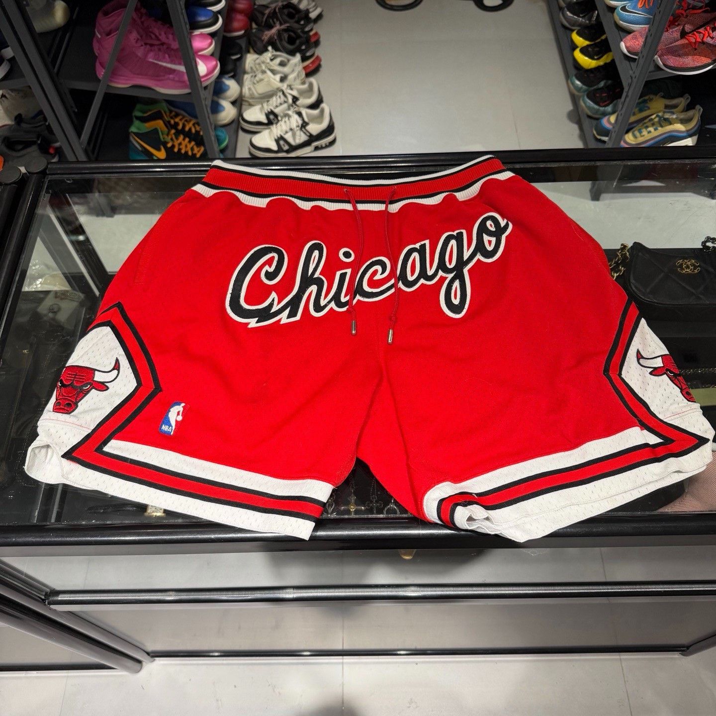 Just Don Mitchell&Ness JustDon Bulls Basketball Shorts Size US 26 / EU 42 - 3 Thumbnail