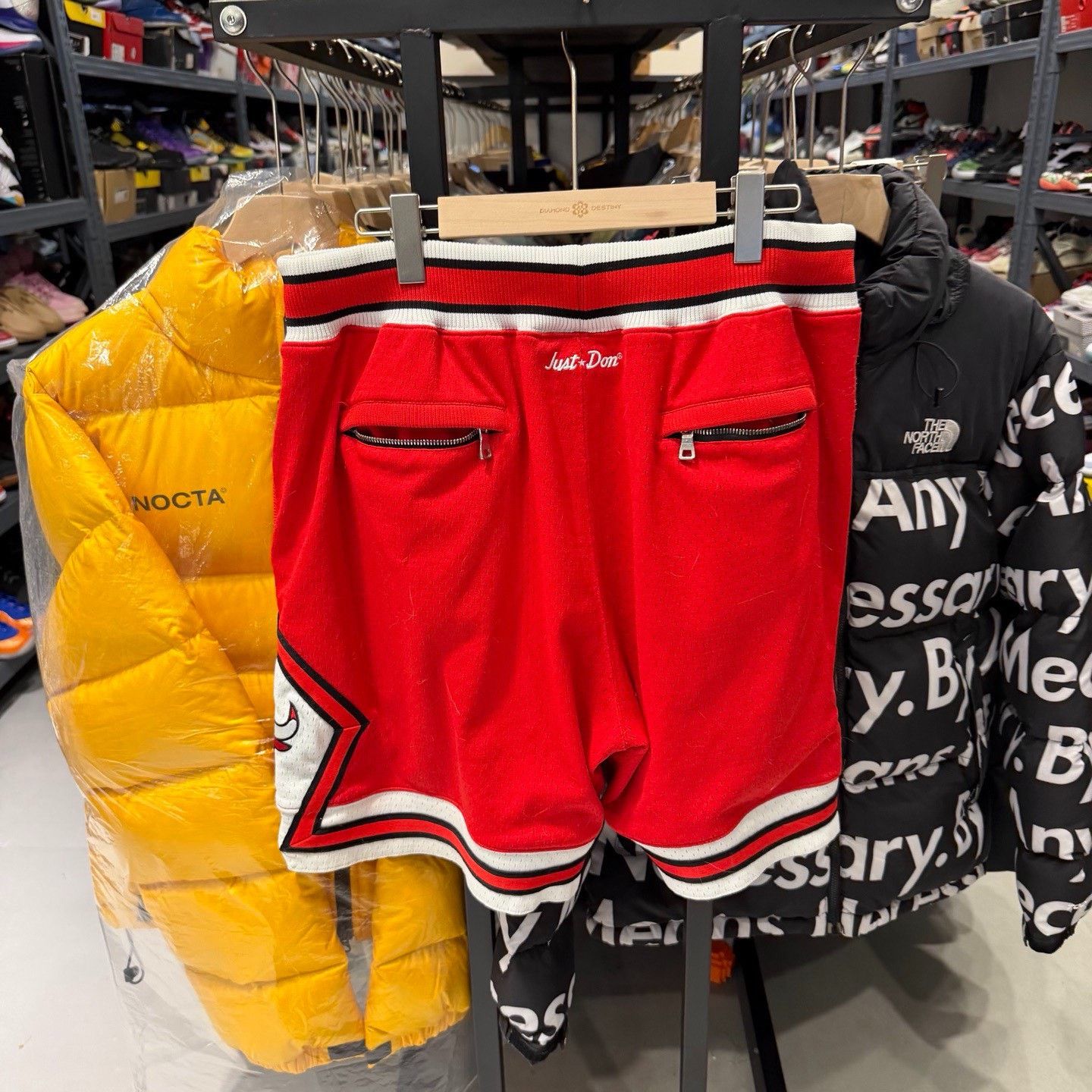 Just Don Mitchell&Ness JustDon Bulls Basketball Shorts Size US 26 / EU 42 - 2 Thumbnail