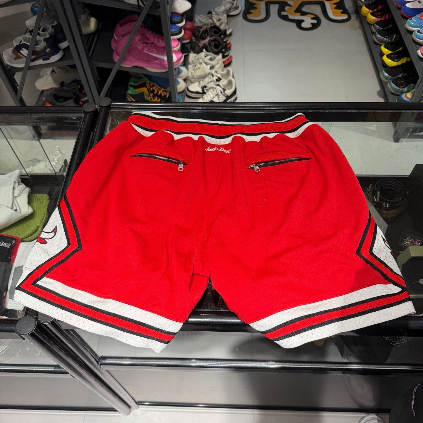 Just Don Mitchell&Ness JustDon Bulls Basketball Shorts Size US 26 / EU 42 - 4 Thumbnail