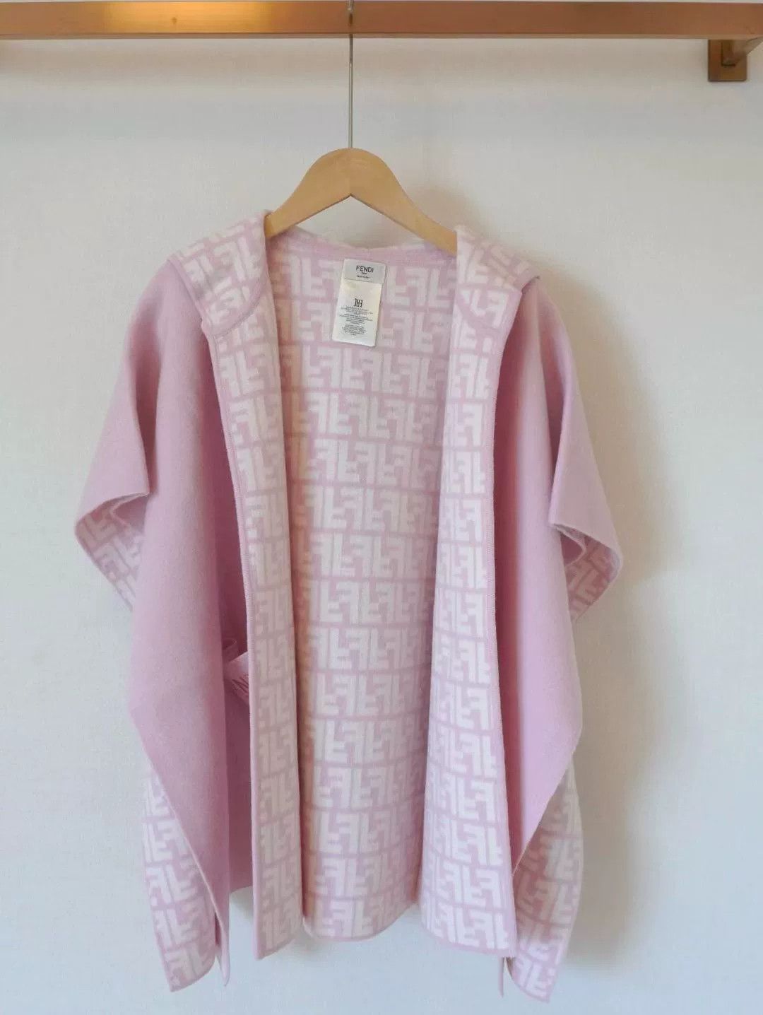 Fendi Fendi Double-Sided Pink Cashmere Cape Size M / US 6-8 / IT 42-44 - 3 Thumbnail