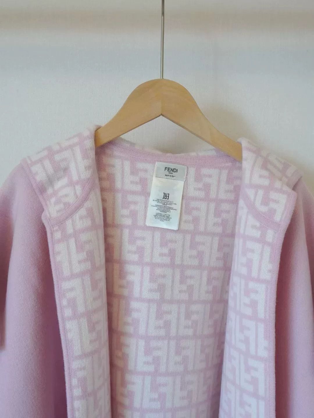 Fendi Fendi Double-Sided Pink Cashmere Cape Size M / US 6-8 / IT 42-44 - 4 Thumbnail