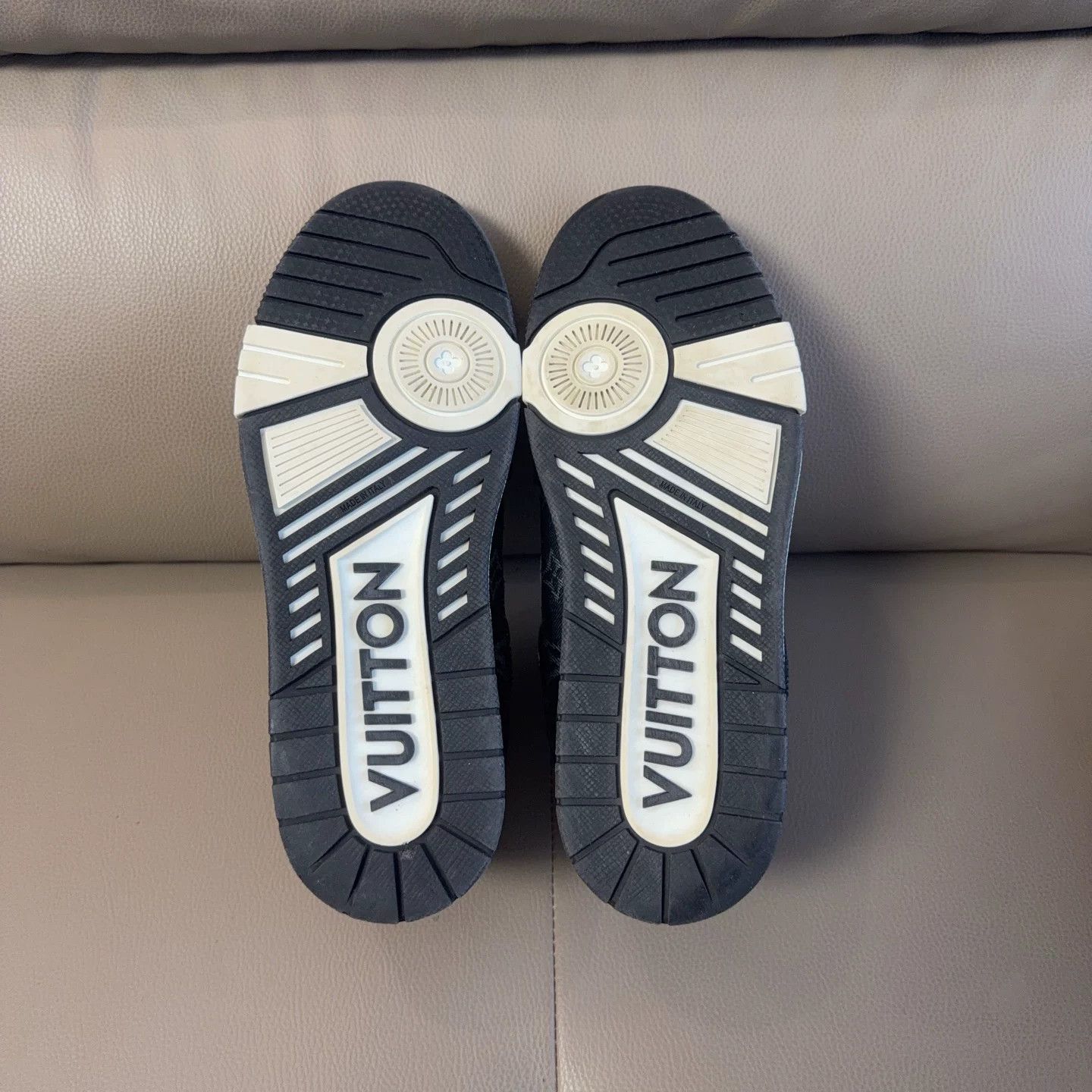 Louis Vuitton Lv Trainer Black White 99 New Size US 5 / EU 37 - 4 Thumbnail