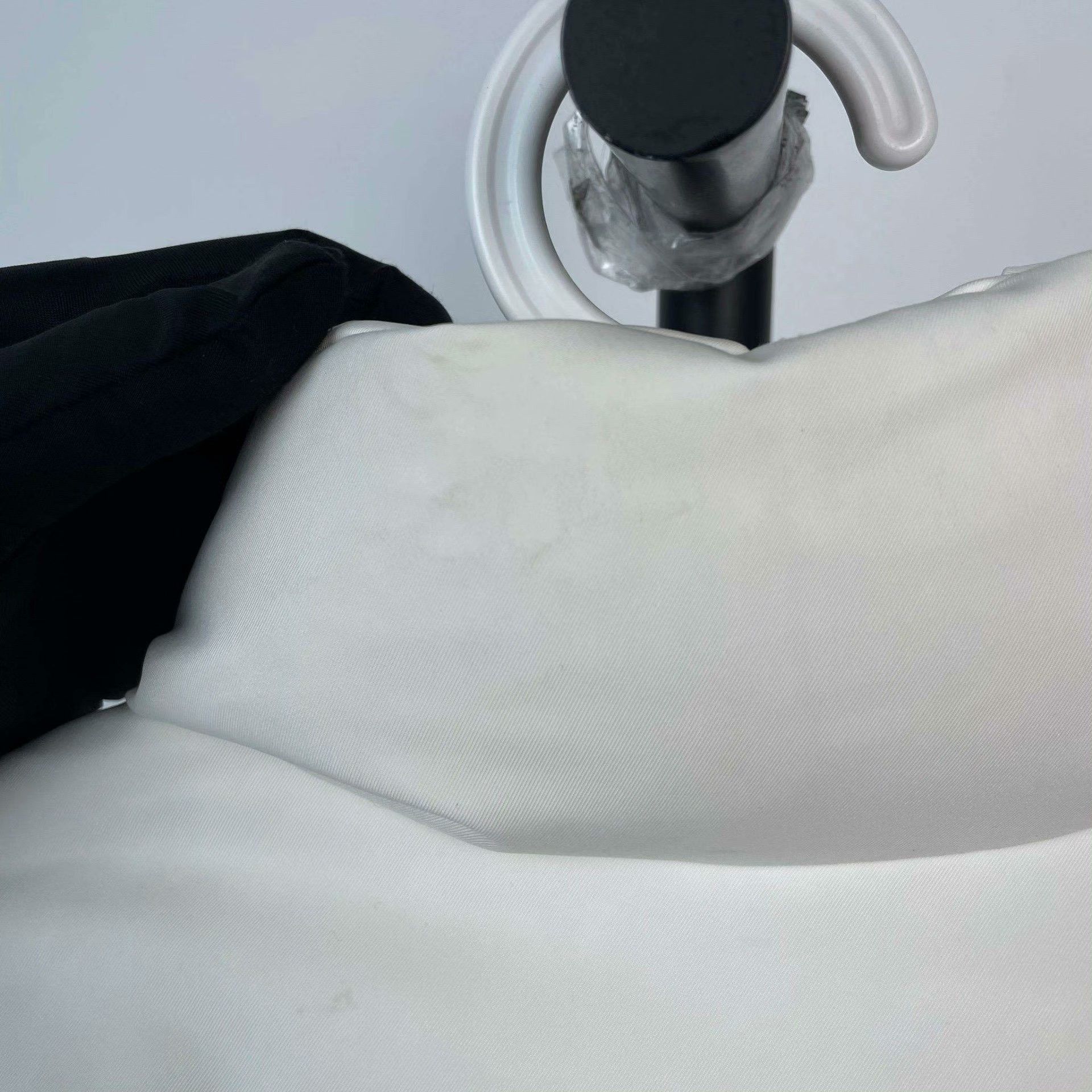 Gucci Gucci White Puffy Down Jacket 165 Size M / US 6-8 / IT 42-44 - 4 Thumbnail
