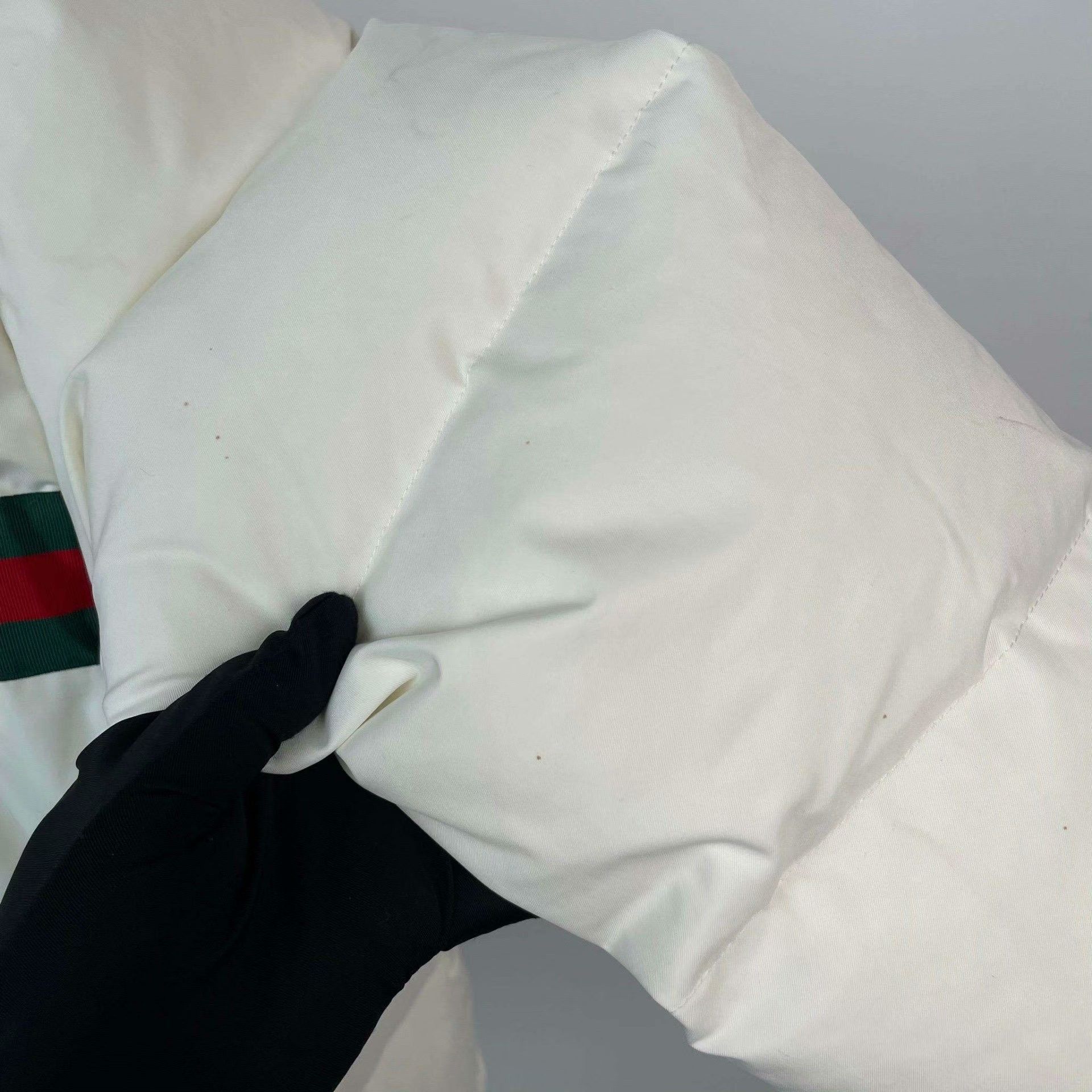 Gucci Gucci White Puffy Down Jacket 165 Size M / US 6-8 / IT 42-44 - 8 Thumbnail