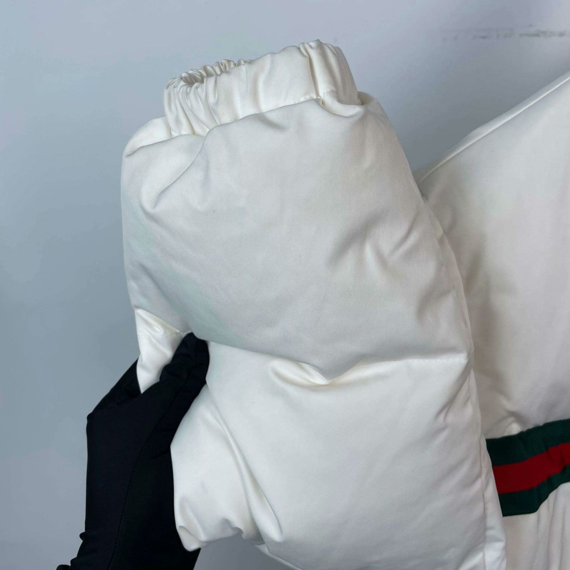 Gucci Gucci White Puffy Down Jacket 165 Size M / US 6-8 / IT 42-44 - 5 Thumbnail