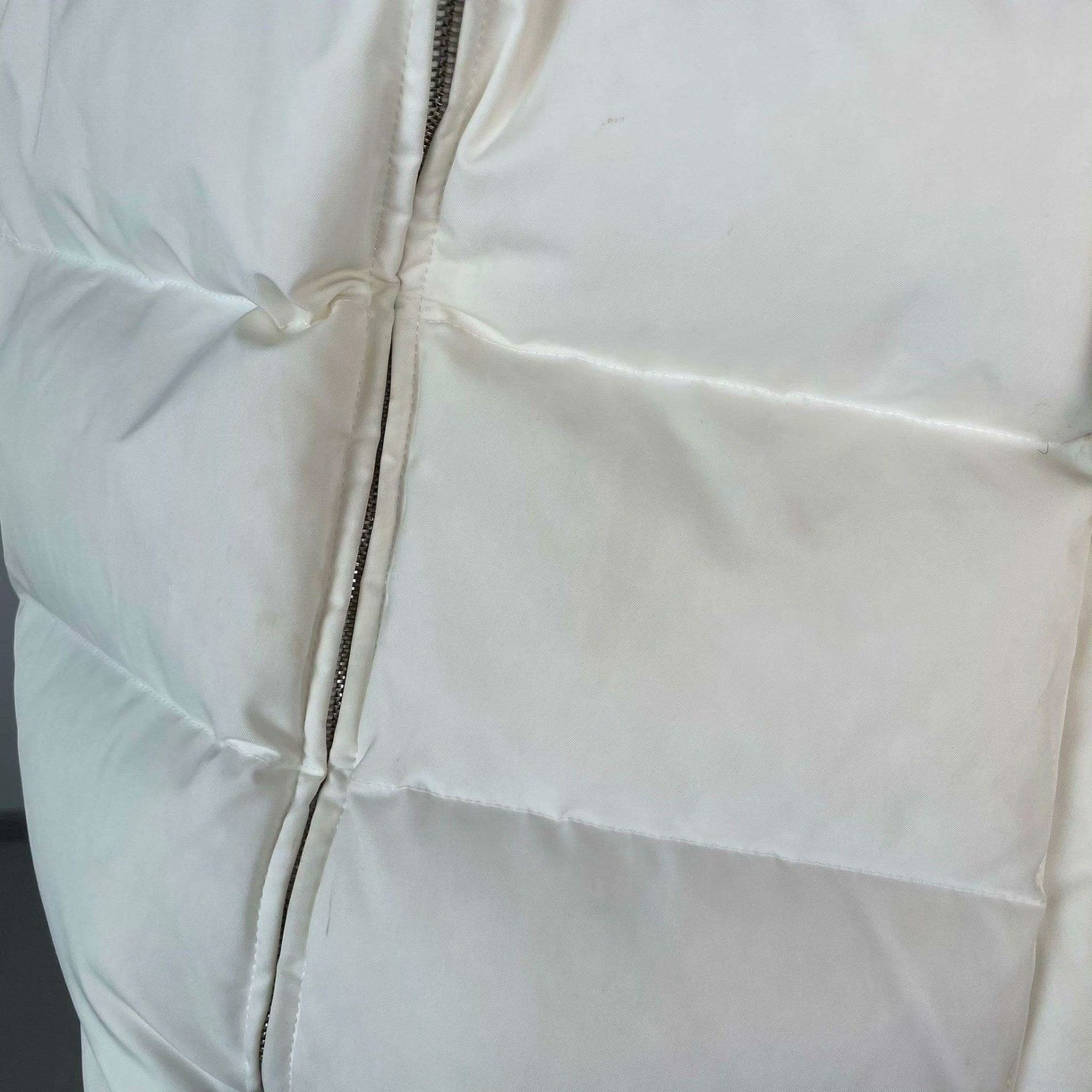 Gucci Gucci White Puffy Down Jacket 165 Size M / US 6-8 / IT 42-44 - 6 Thumbnail