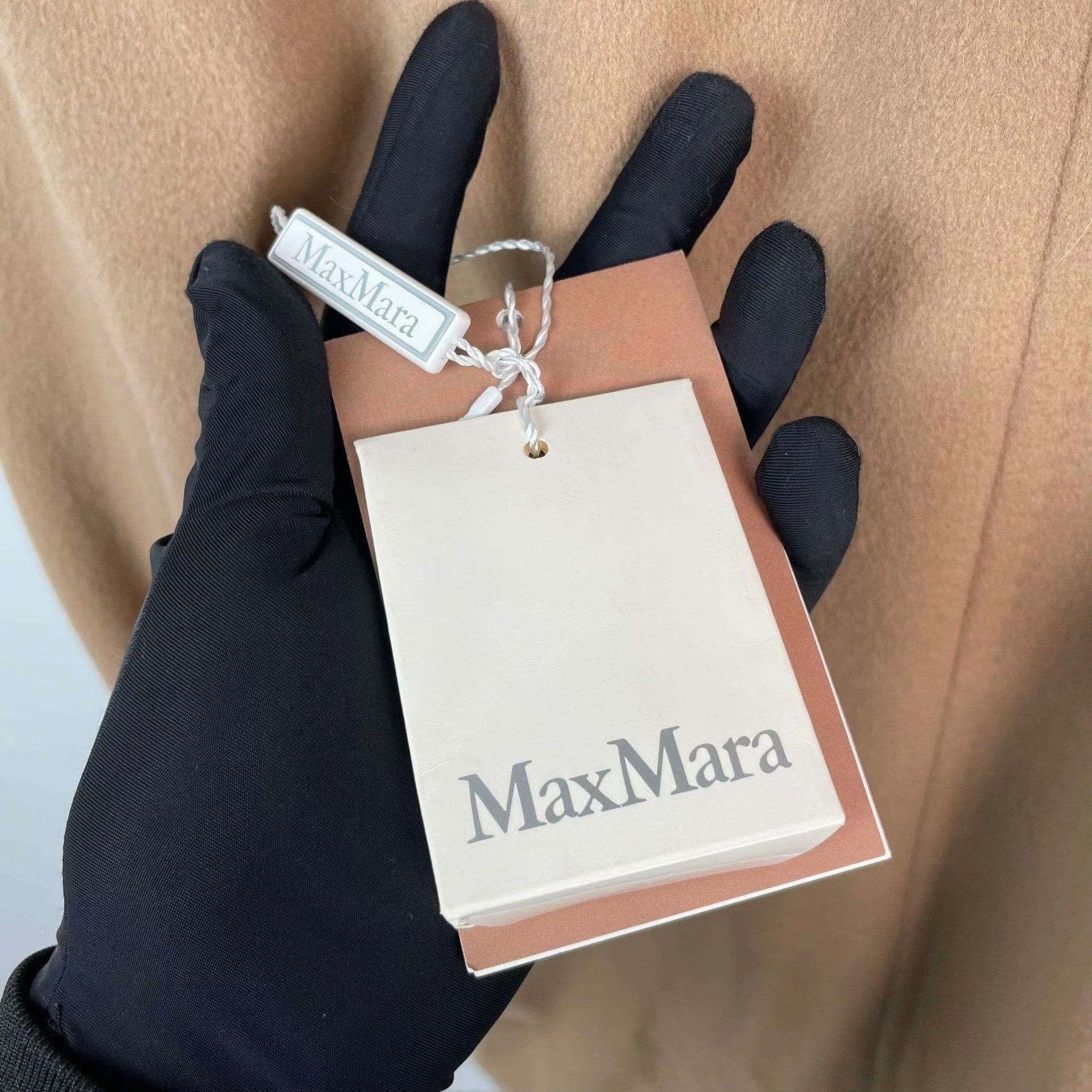 Max Mara MaxMara Camel Double-Breasted Wool Coat Size M / US 6-8 / IT 42-44 - 8 Thumbnail